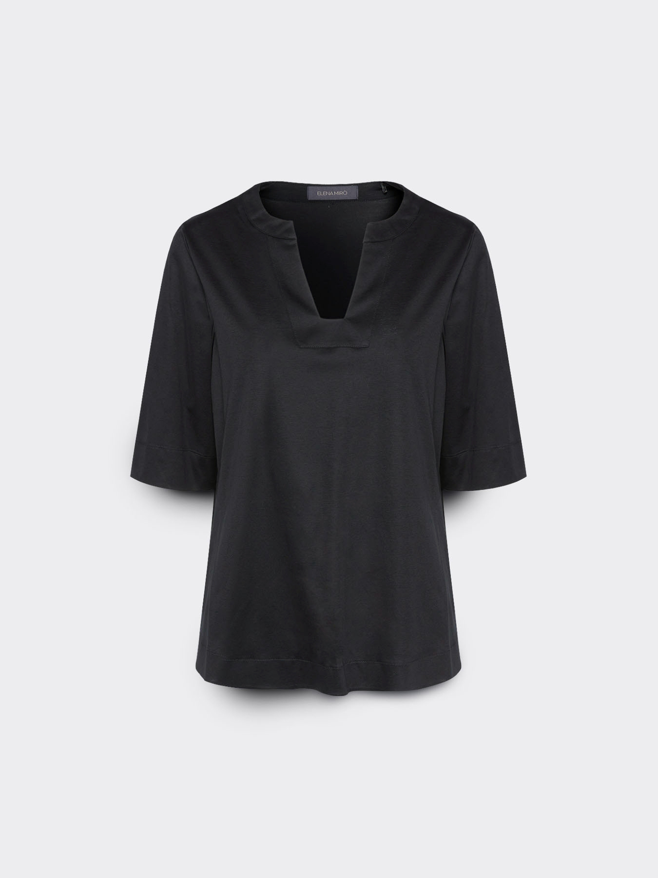 Camiseta com corte descontra&iacute;do image number 4