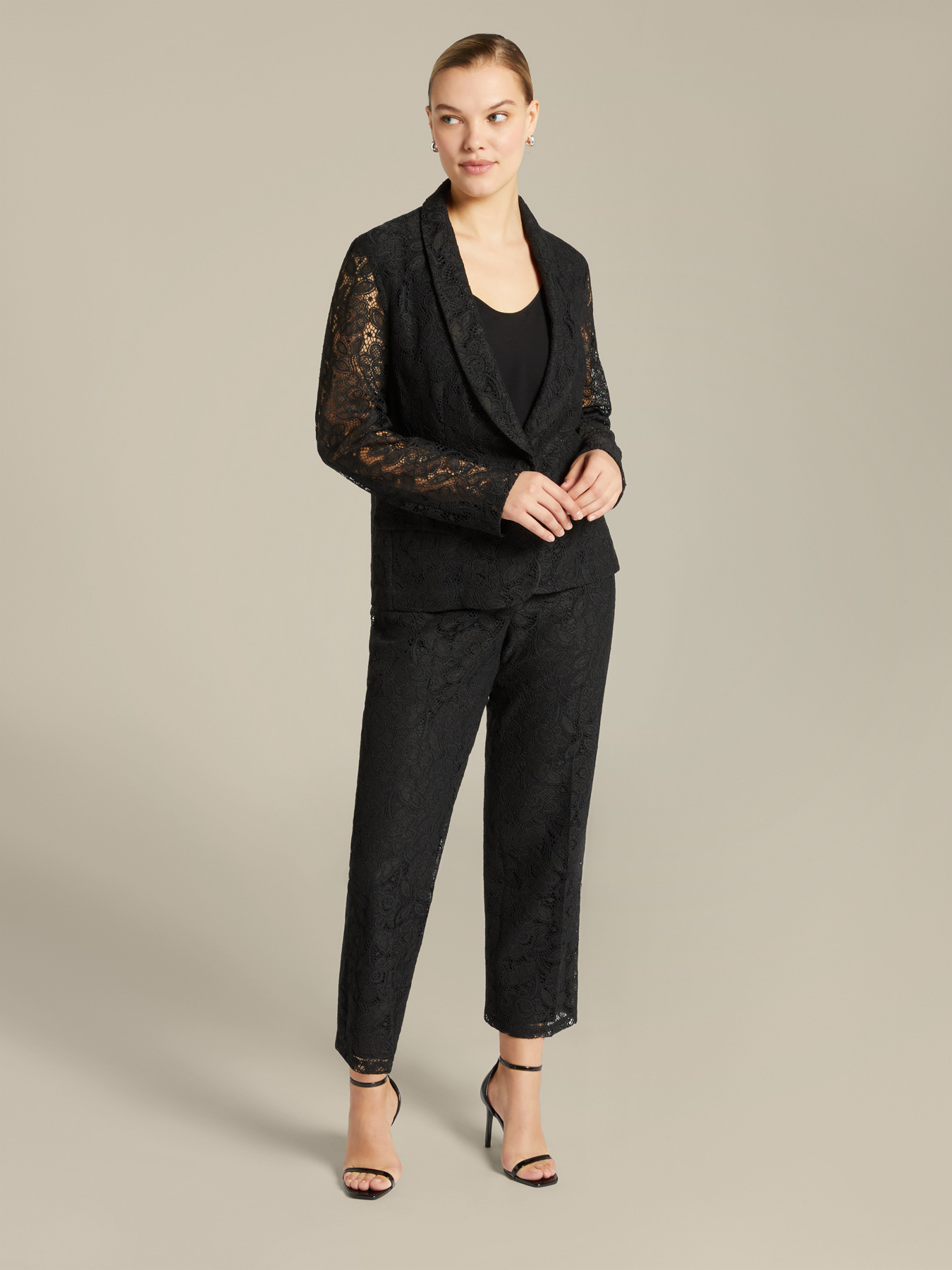 Blazer de renda macramê image number 2