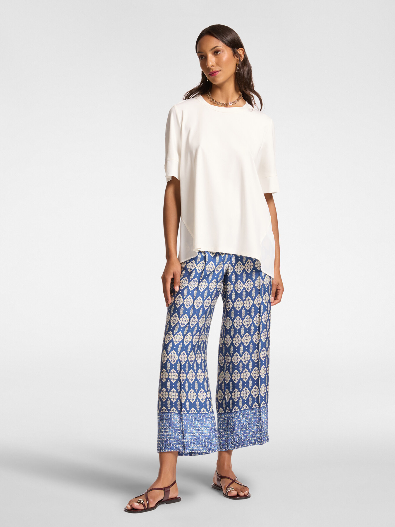 T-shirt con inserto dietro image number 2