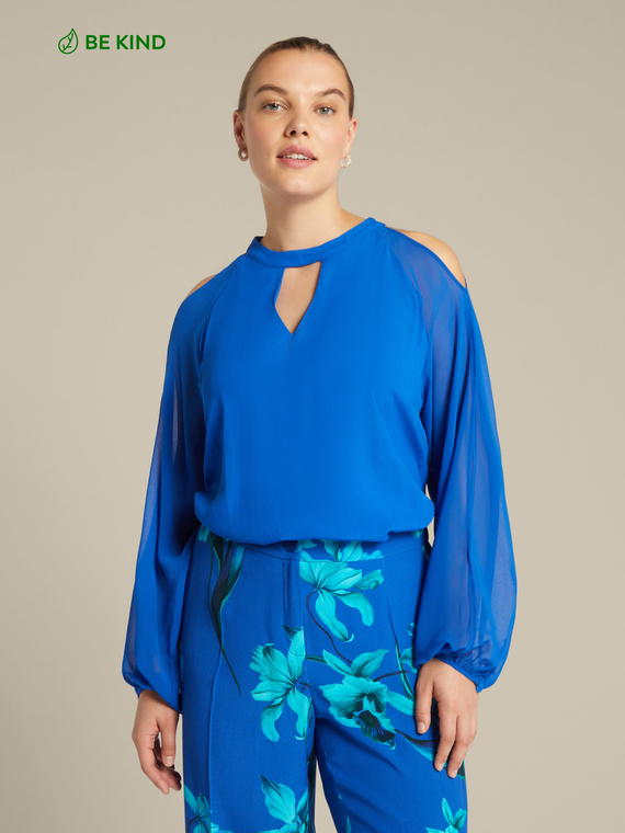 Elegant blouse with slits