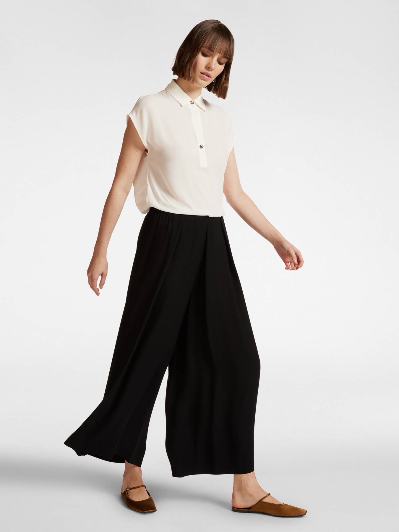 Blouse with collar image number 2