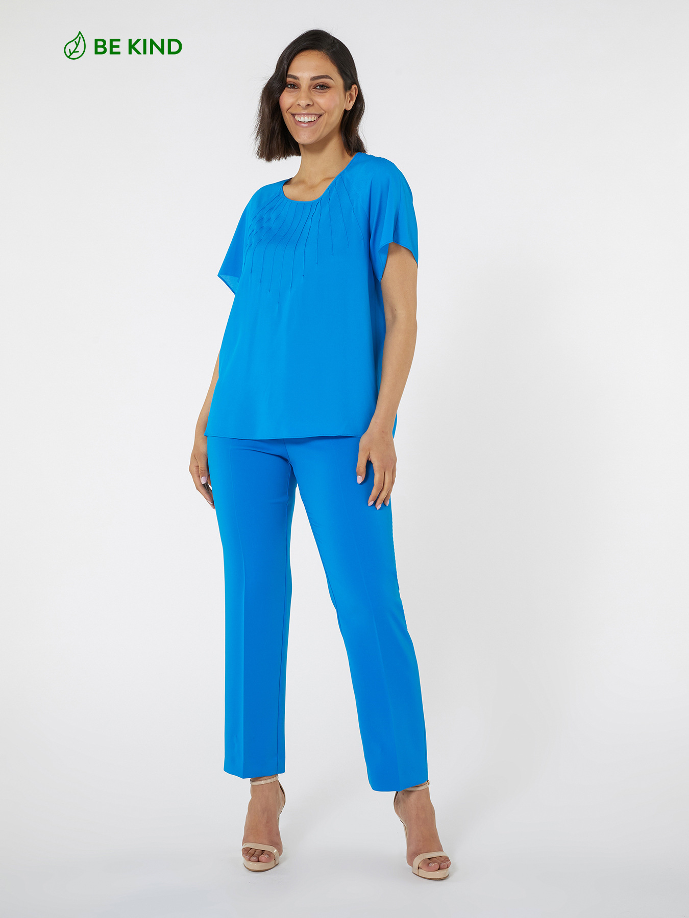 Blusa curta com nervuras no decote image number 0