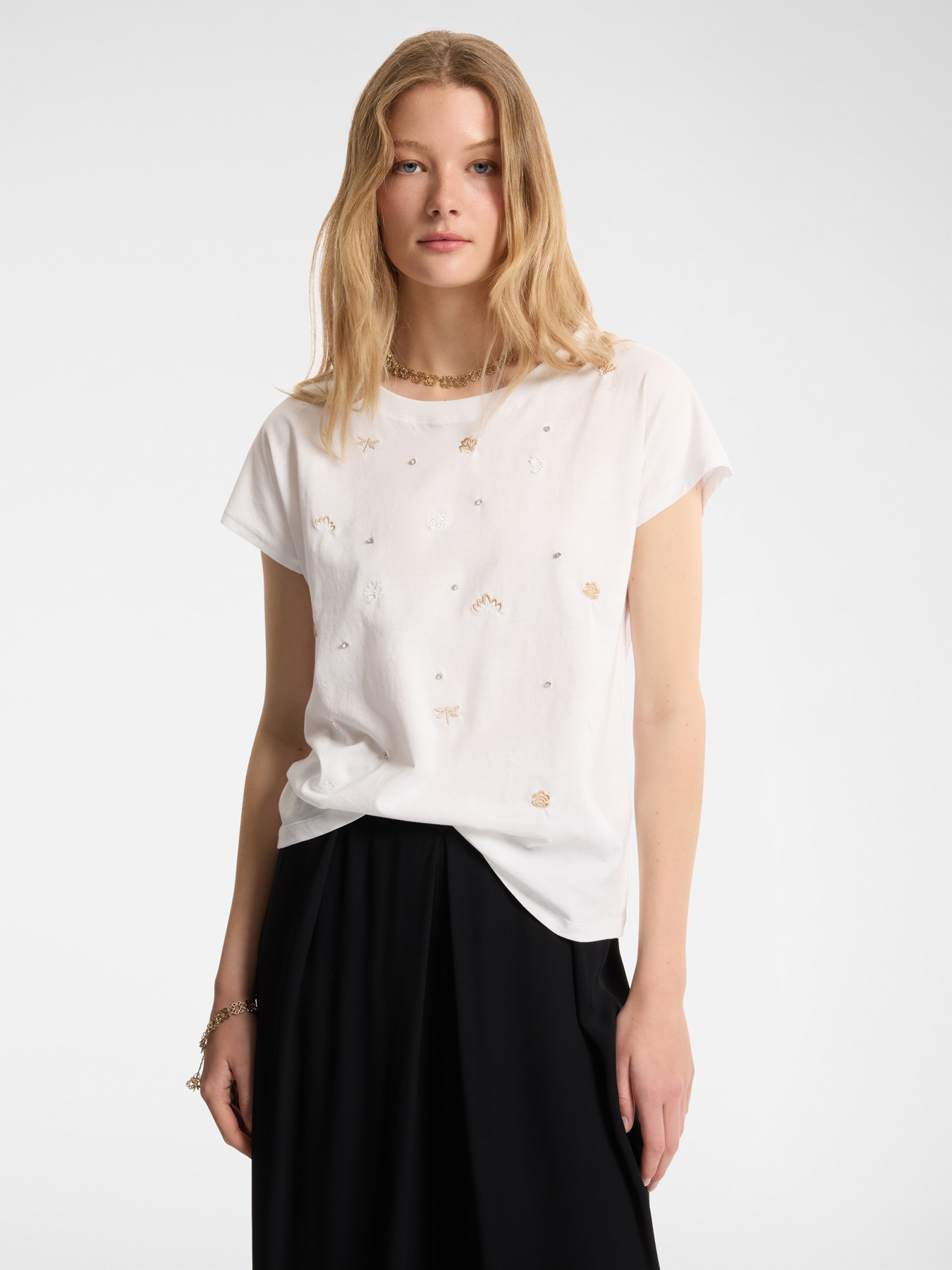 Camiseta de algodón con aplicaciones image number 0