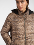 Wendbare Daunenjacke im Animalier-Stil image number 3