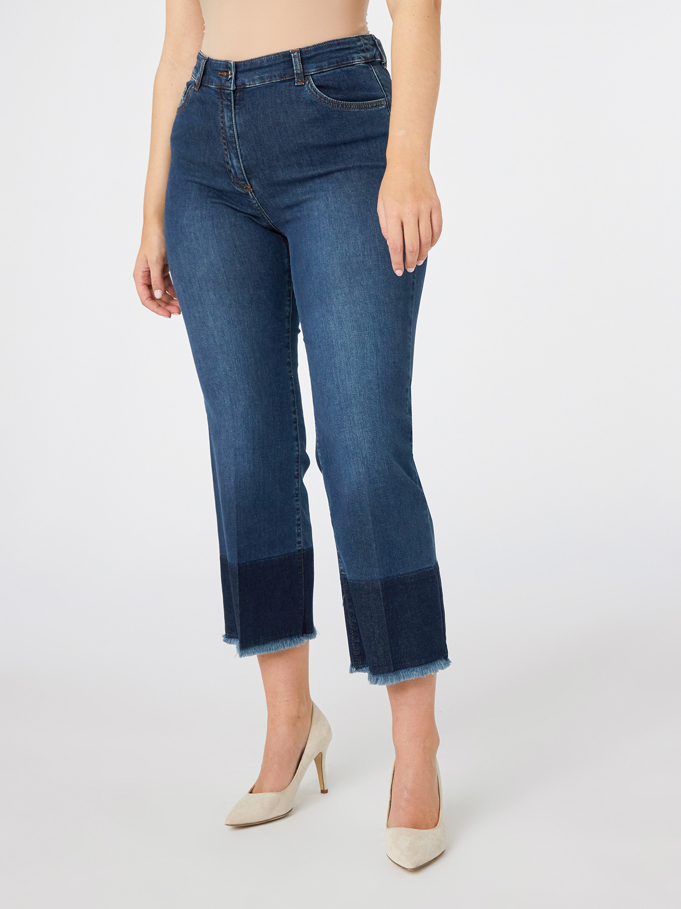 Cropped jeans with dark hem image number 2