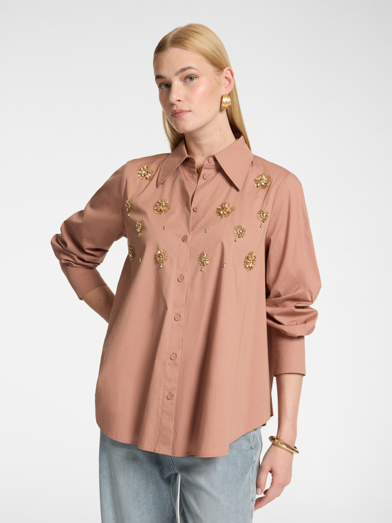 Camisa de popel&iacute;n con bordados