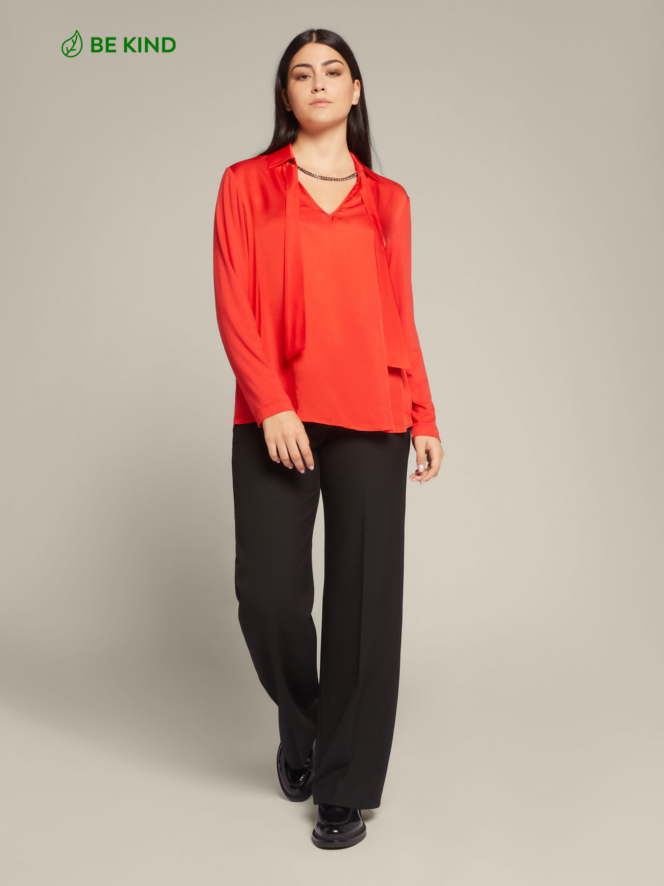 Blusa em ECOVERO™ com faixa image number 1