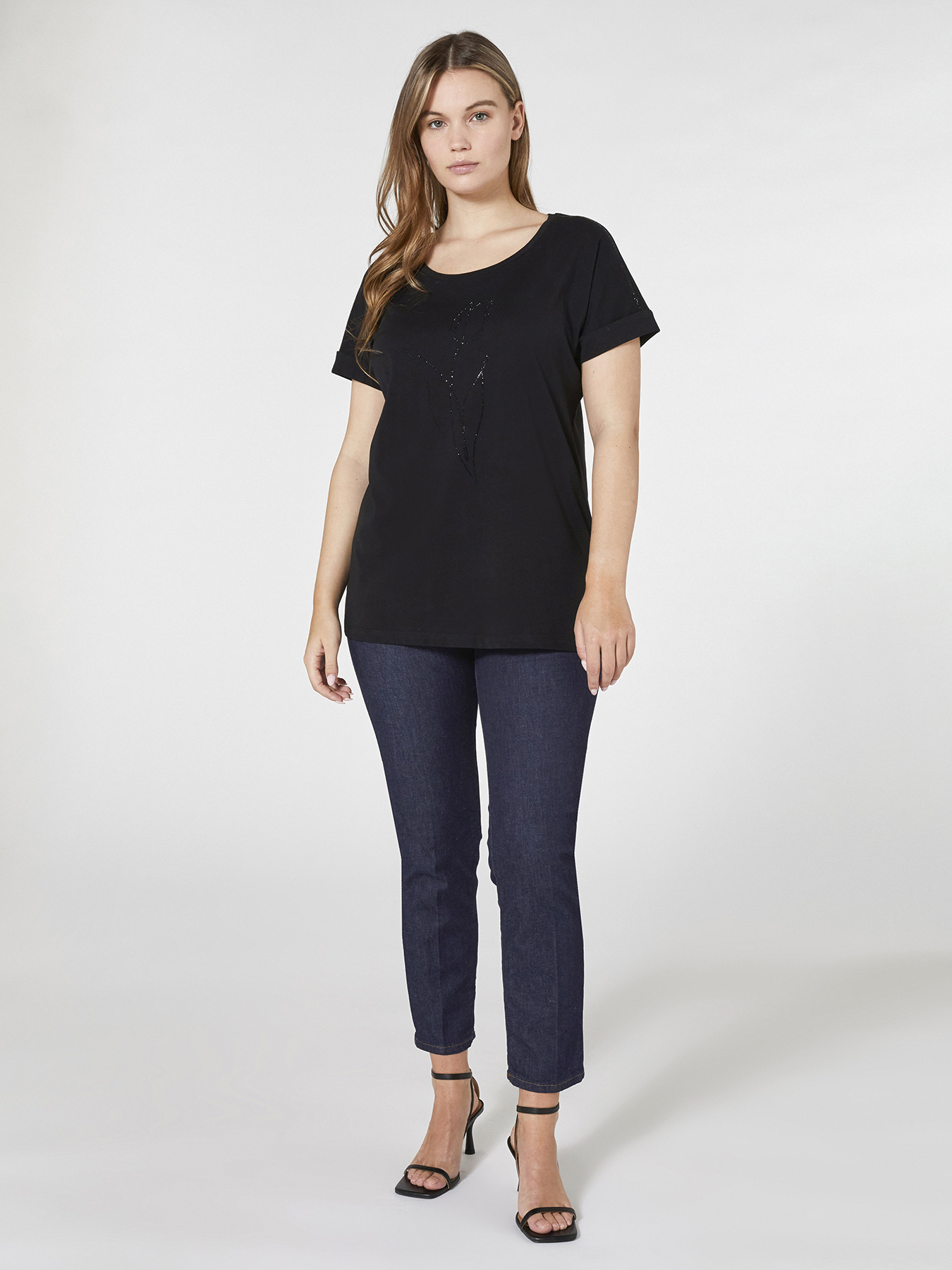 T-shirt con fiore in cristalli image number 0