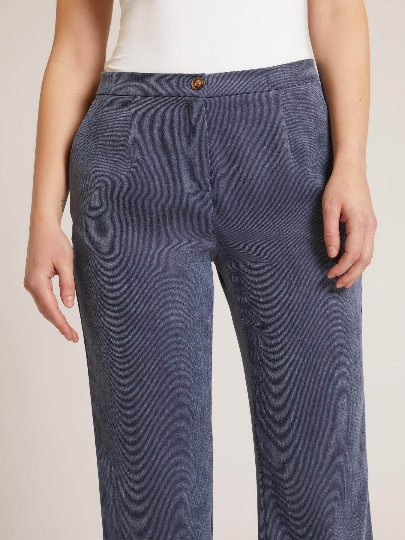 BASIC STRETCH CORDUROY TROUSERS image number 4