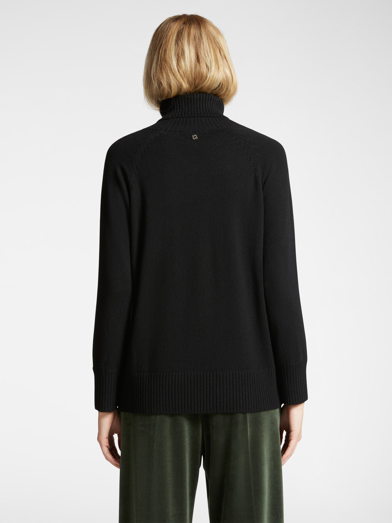 Rollkragenpullover aus reiner Wolle image number 1