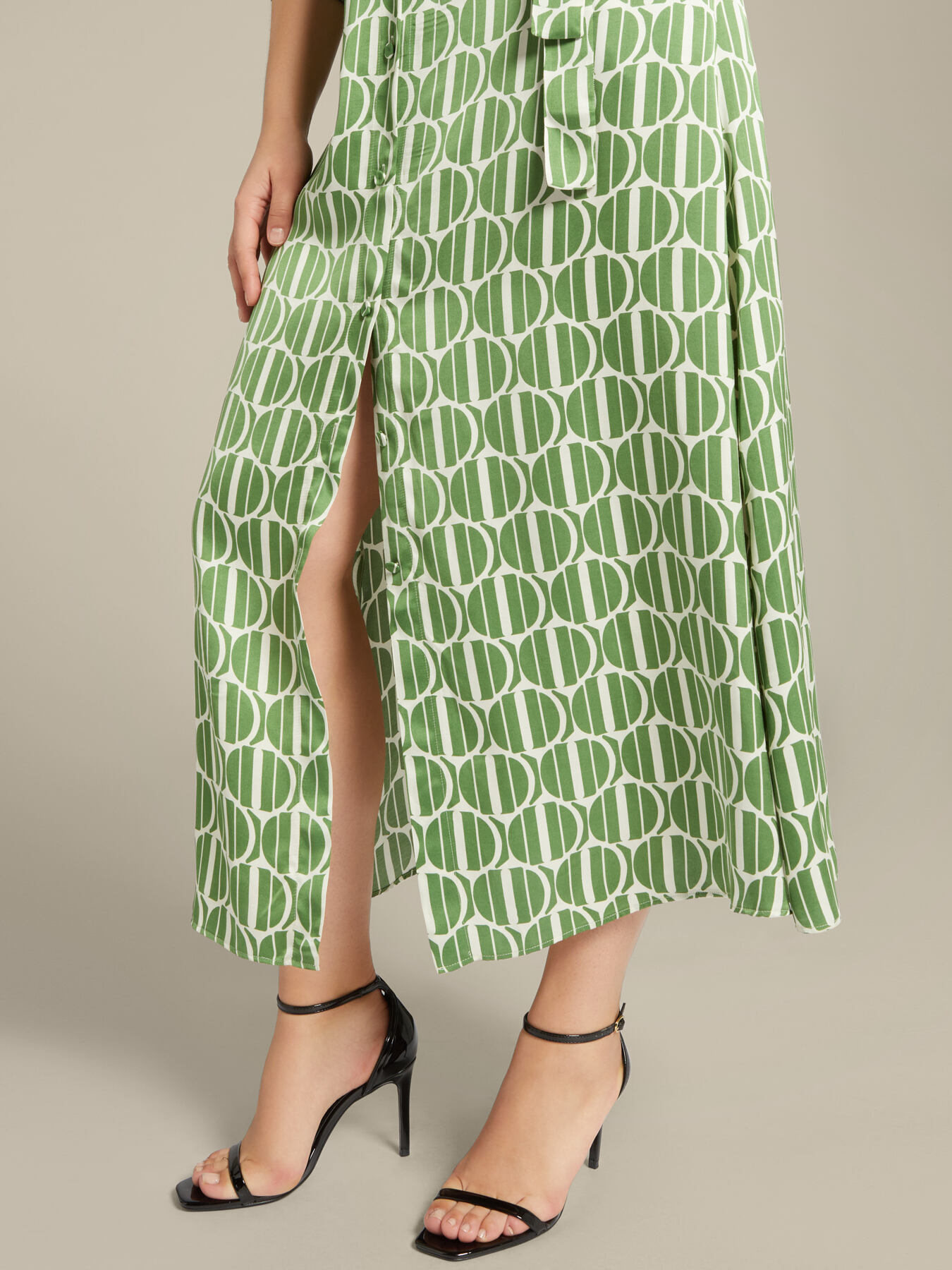 Robe Chemisier en satin imprim&eacute; image number 3