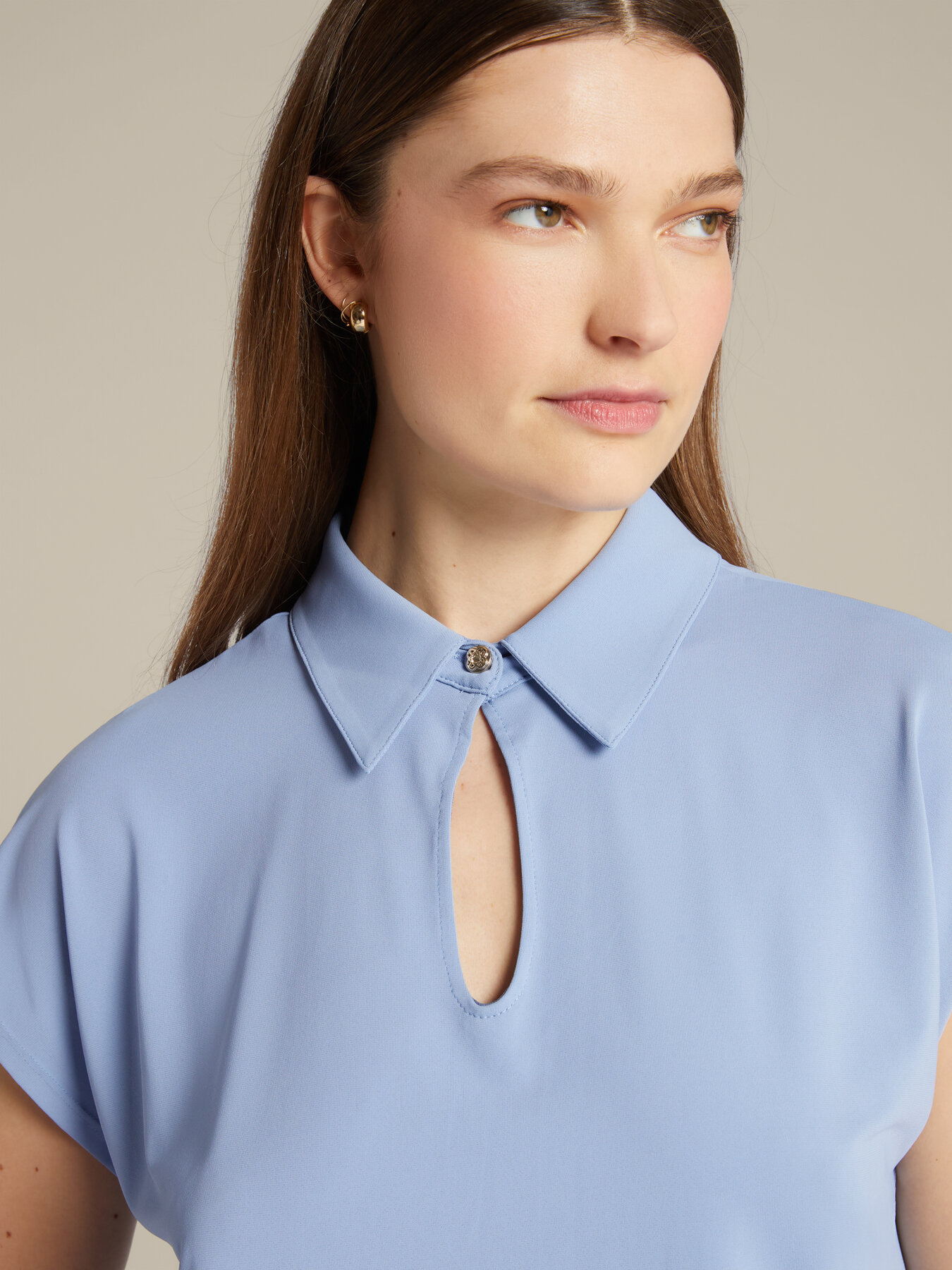 T-shirt avec ouverture sur le devant image number 3