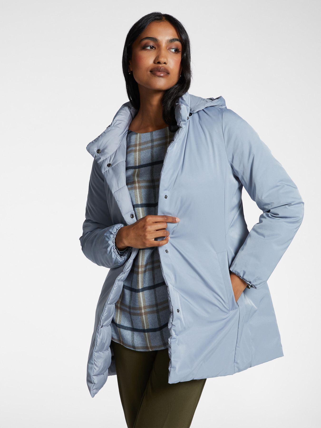 Piumino reversibile in nylon riciclato antipioggia image number 4