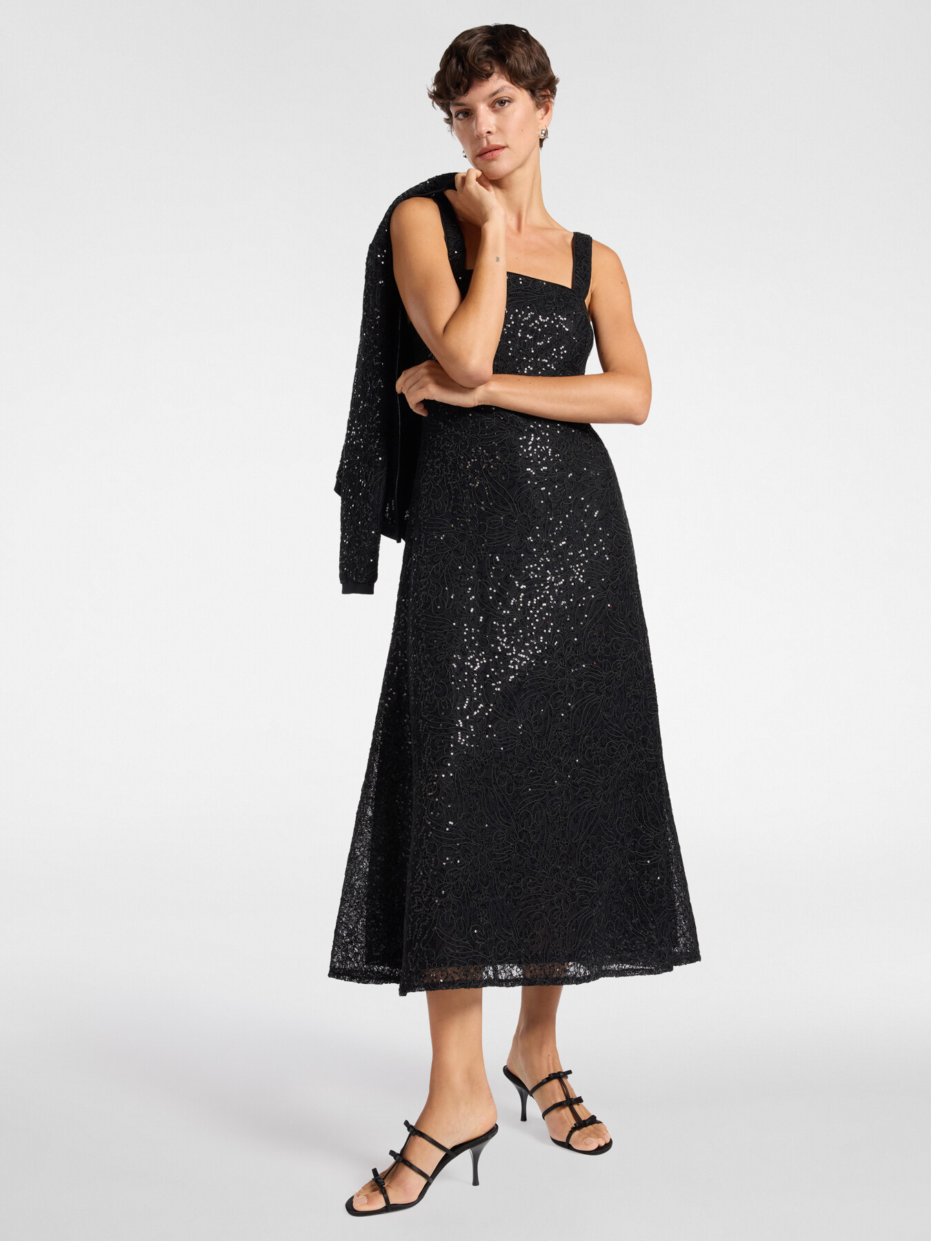 Kleid aus Spitze und Pailletten image number 2