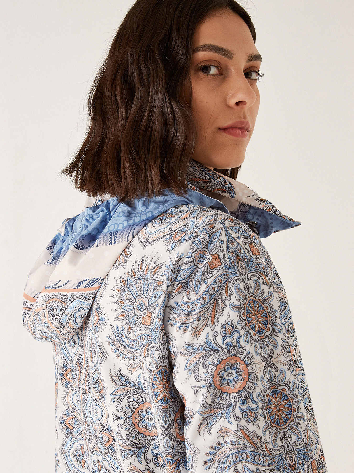 Printed jacket image number 2