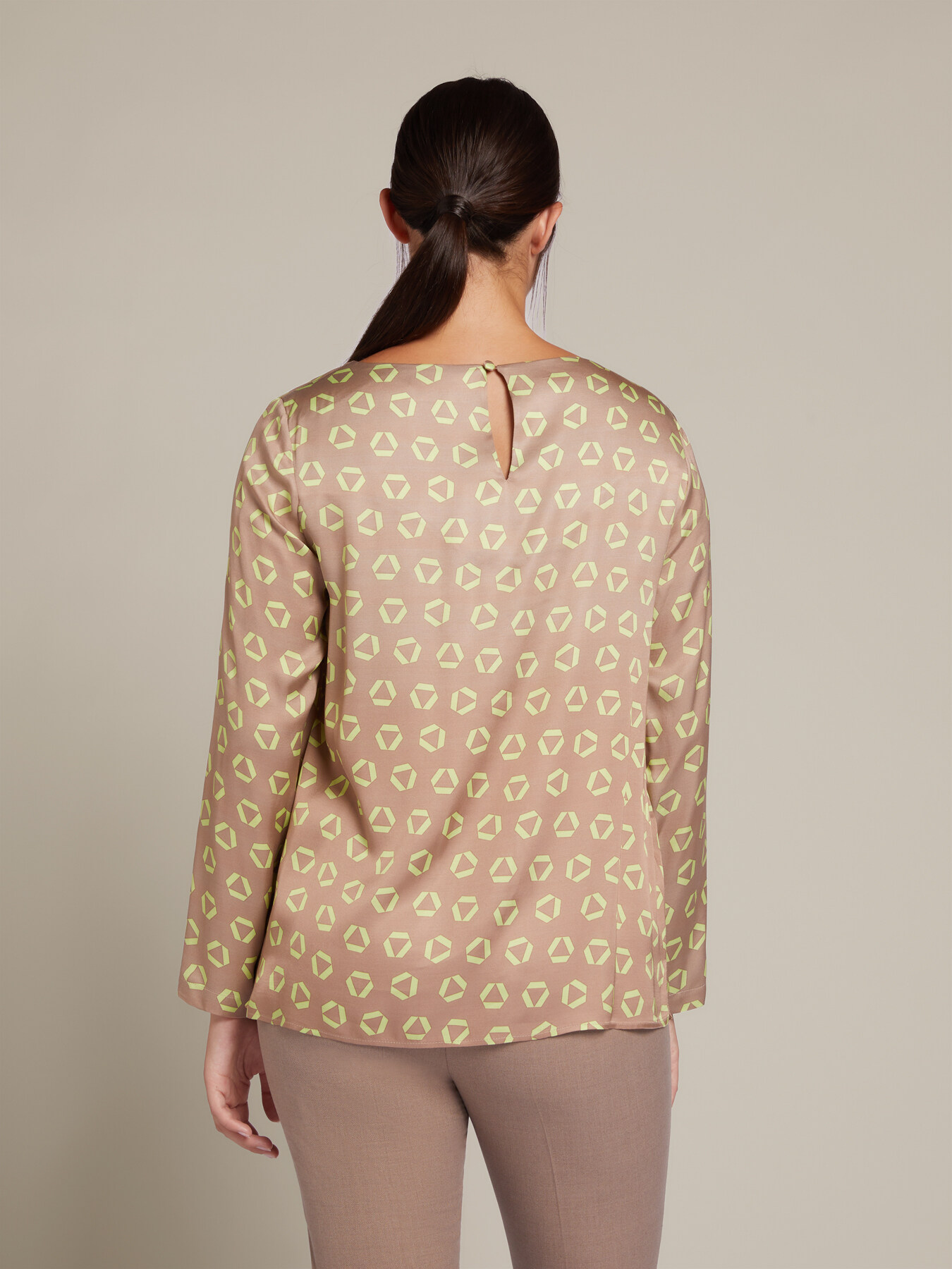 Blusa in raso stampato Ecovero&trade; image number 1