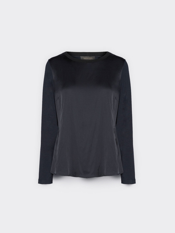 T-Shirt aus zwei Stoffen