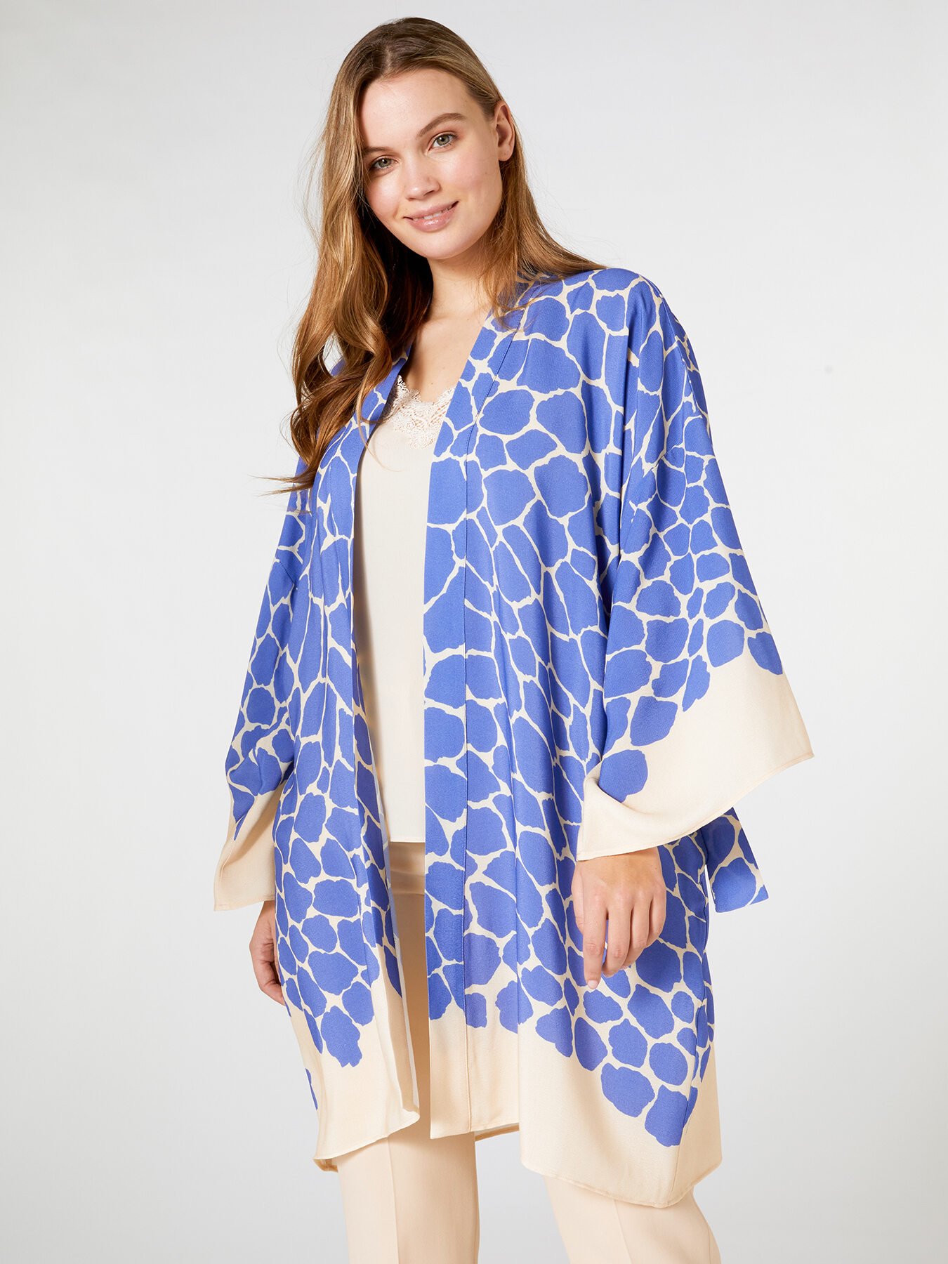 Kimono imprimé avec ceinture image number 2