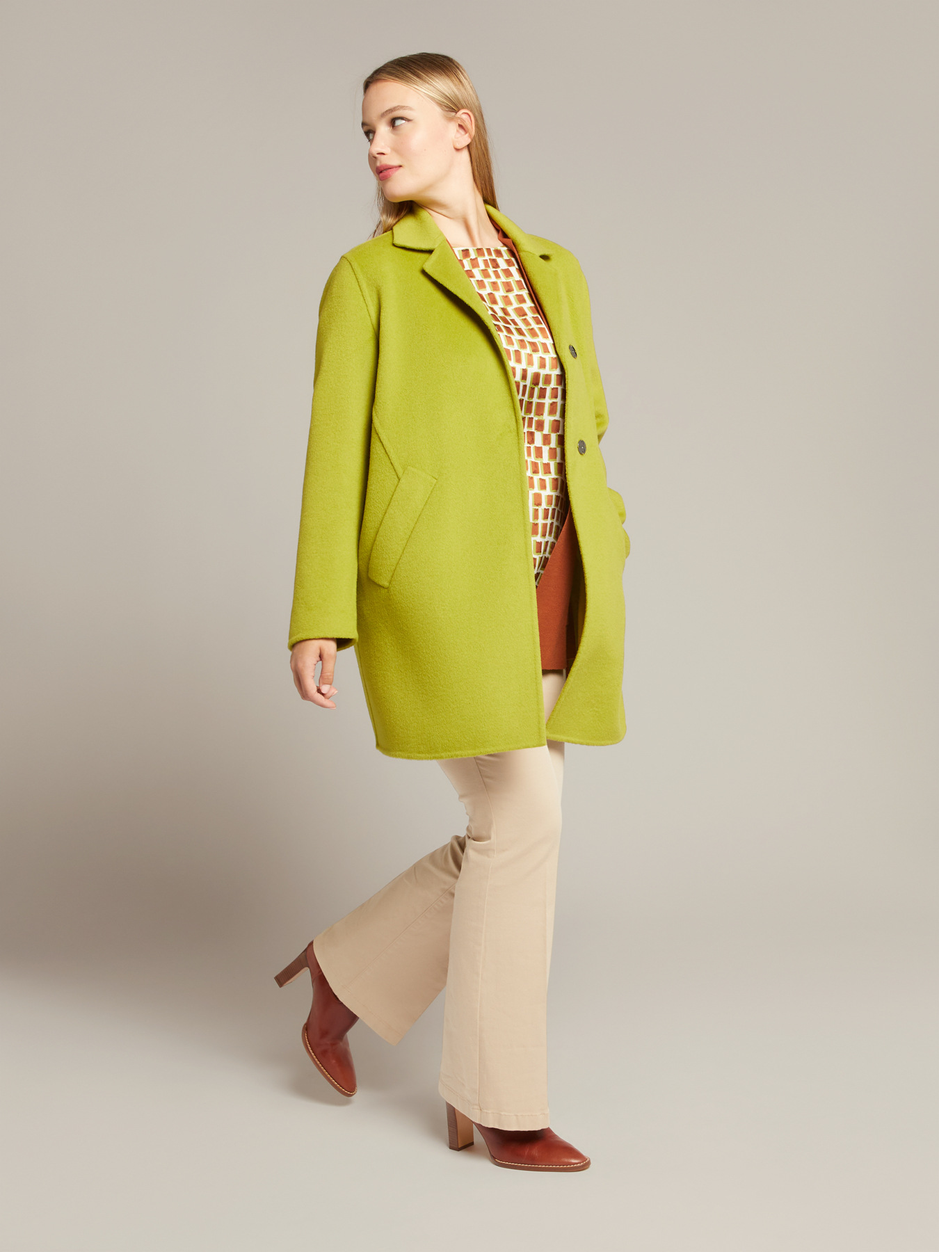 Double-Layer-Mantel, in Handarbeit vollendet image number 8