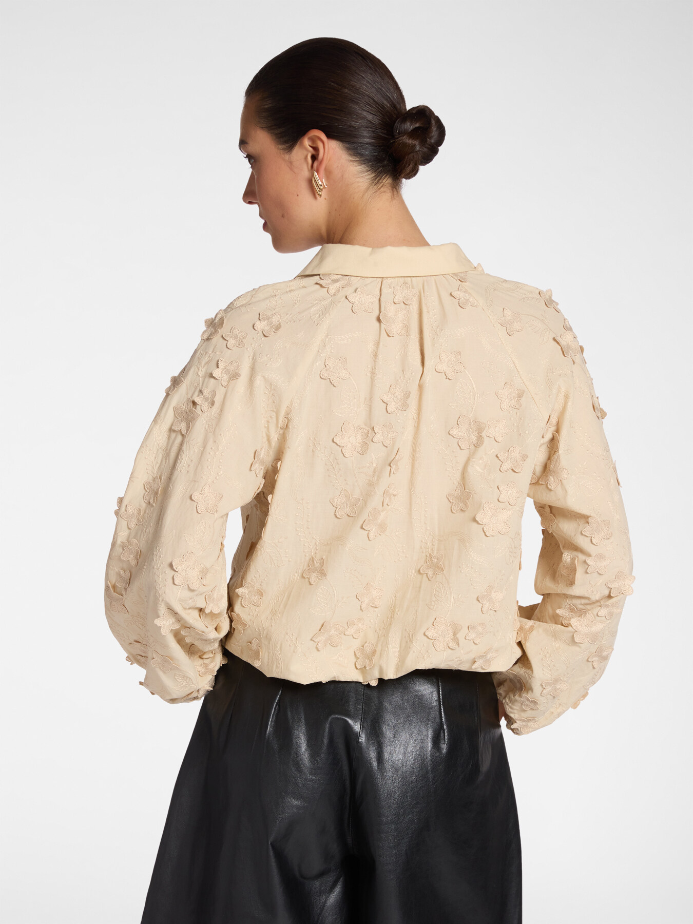 Blouse en voile de coton avec broderies image number 1