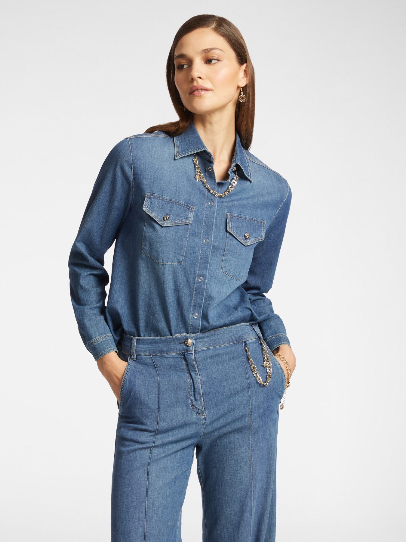 Camicia in chambray con collana image number 0