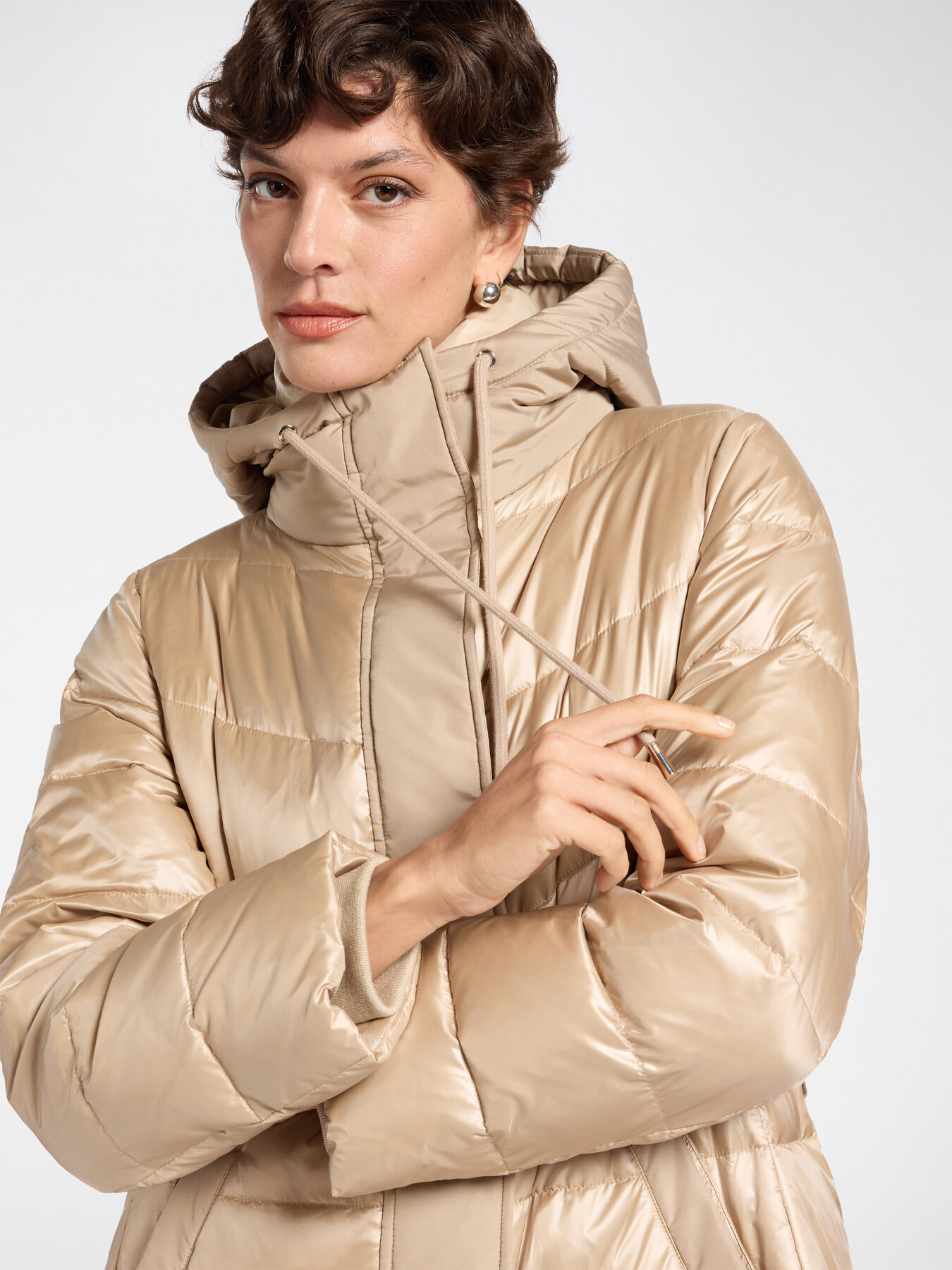 Piumino trapuntato con cappuccio image number 3