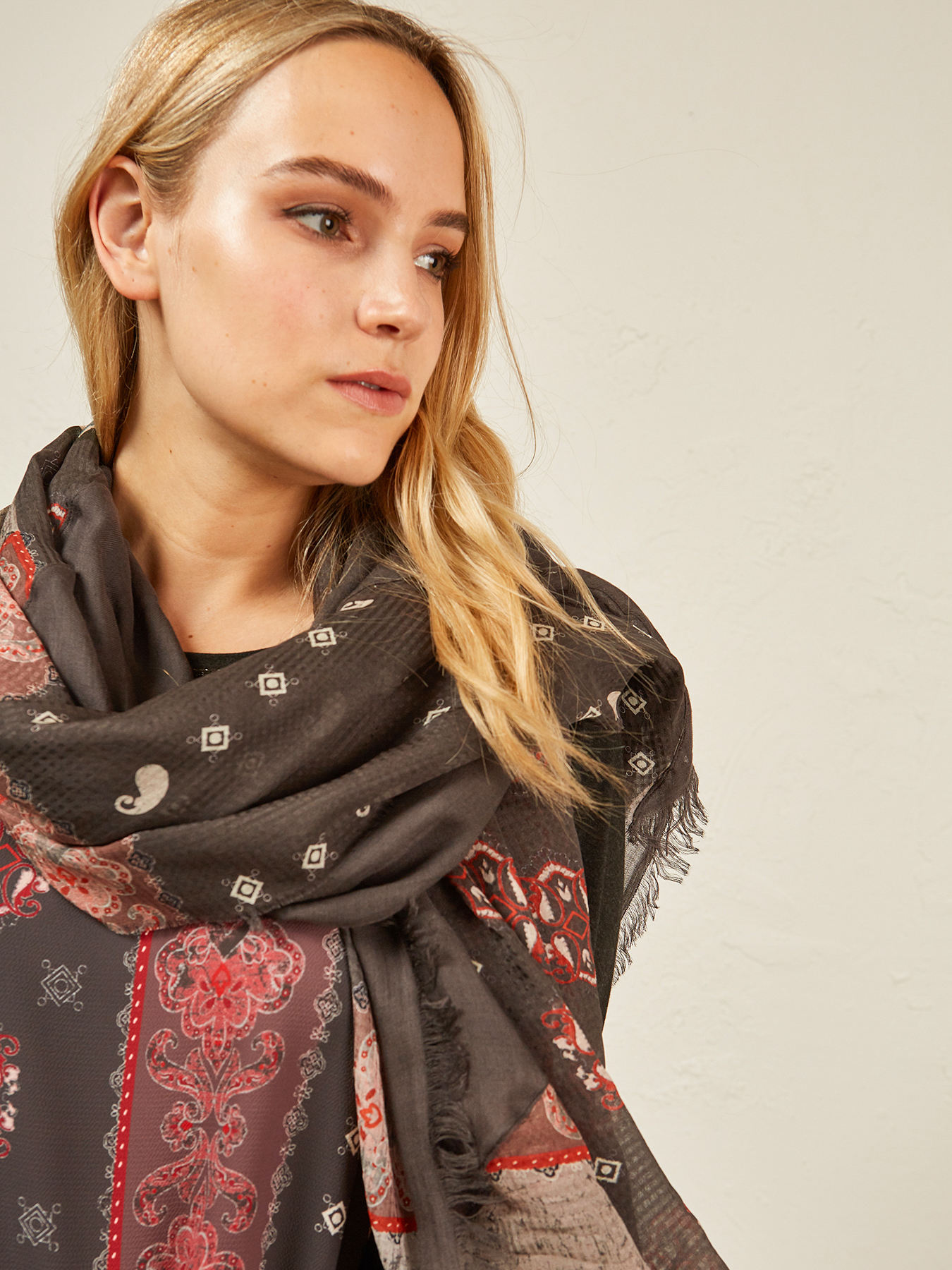 Foulard in seta stampata image number 0