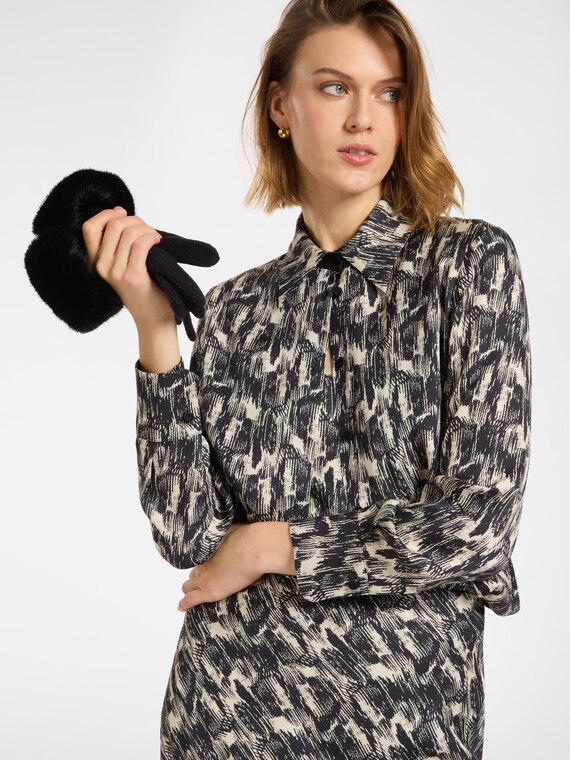 Chemise en serg&eacute; imprim&eacute;