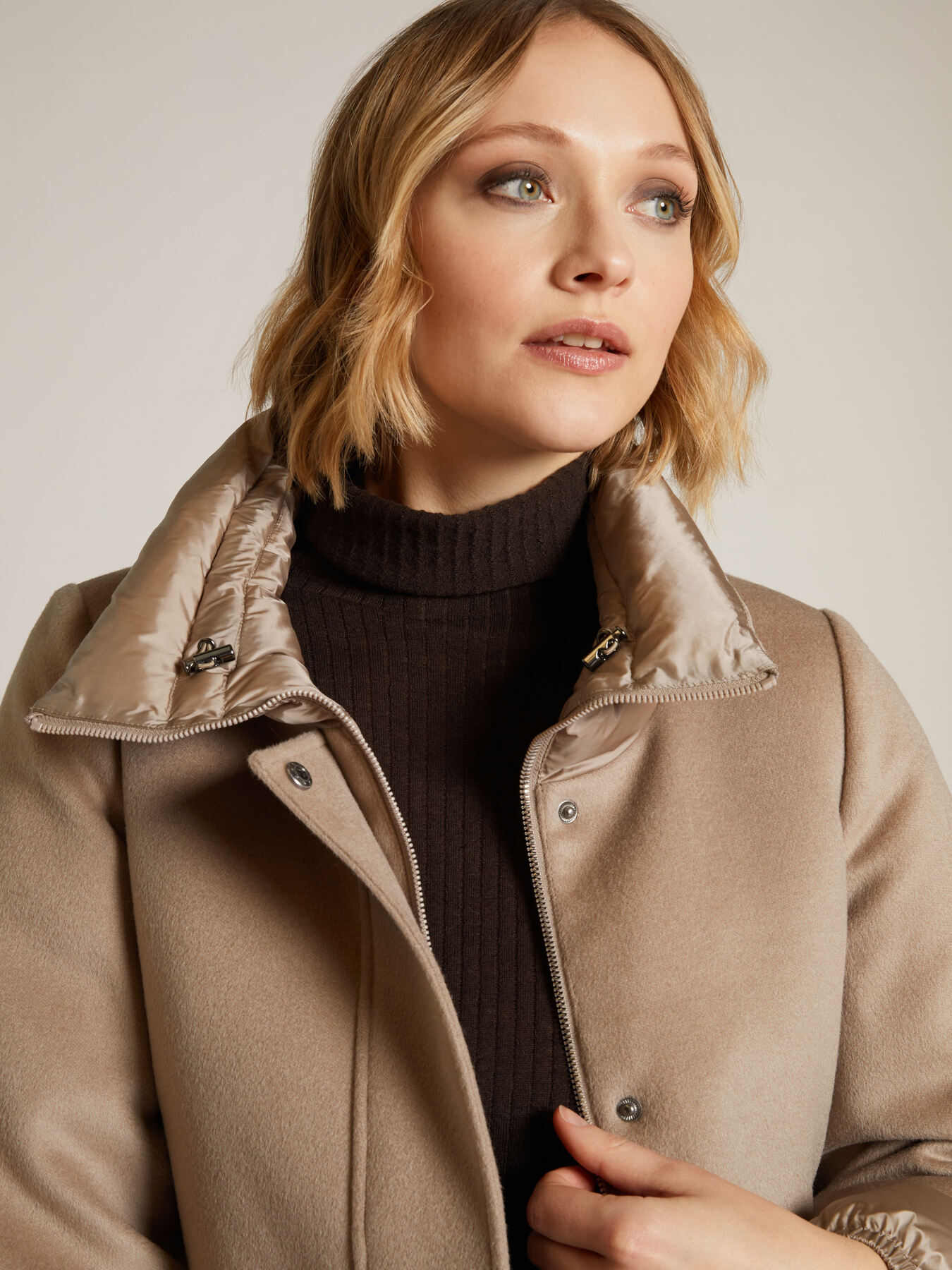 Sobretudo com partes em nylon image number 3