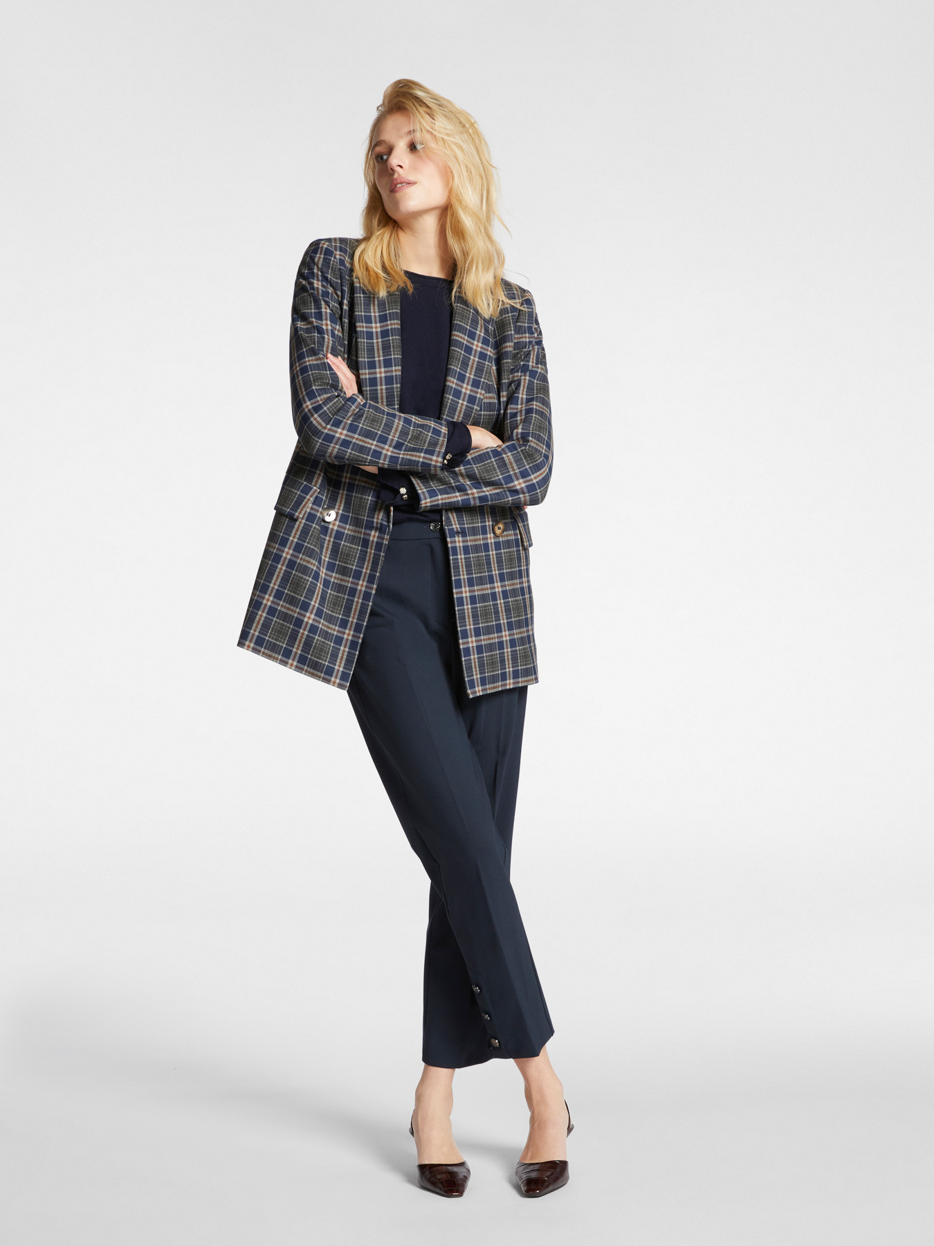 Chequered double-breasted blazer image number 2