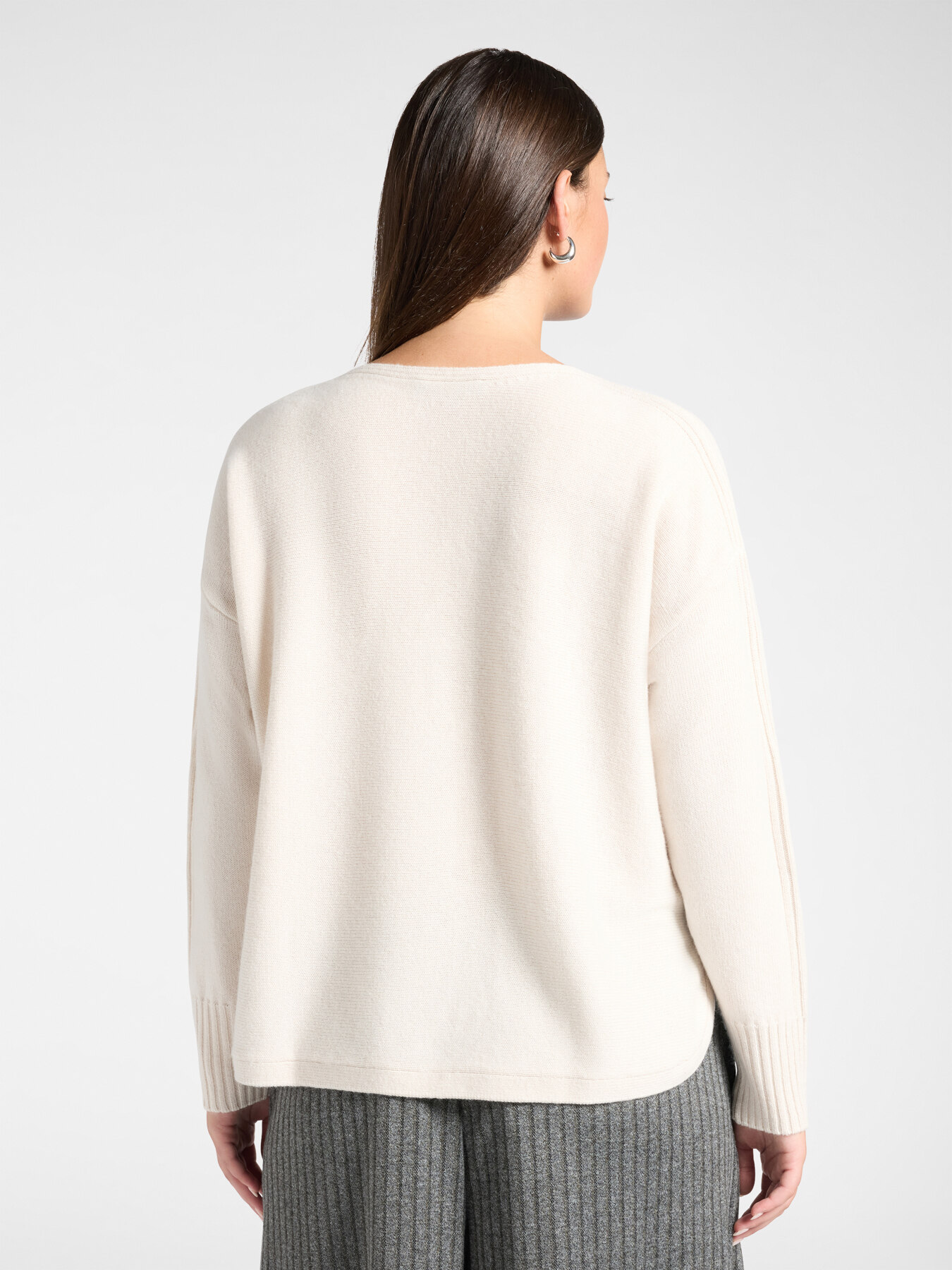 Maglia in pura lana scollo barchetta image number 1