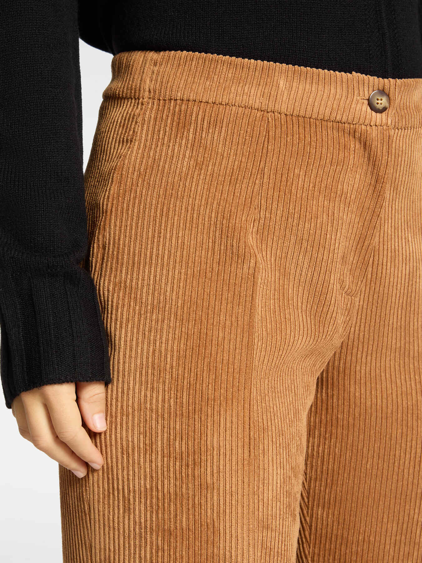 Pantalon palazzo en velours c&ocirc;tel&eacute; image number 3