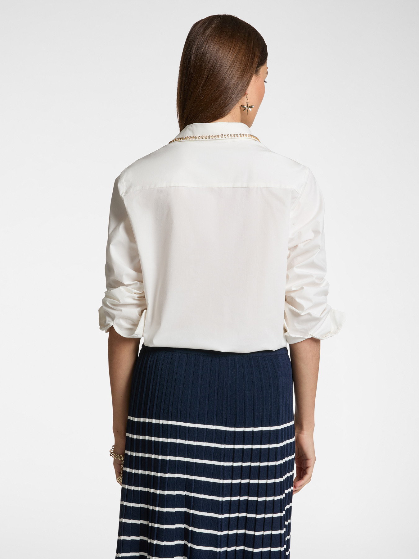 Loose shirt with embroidered collar image number 1