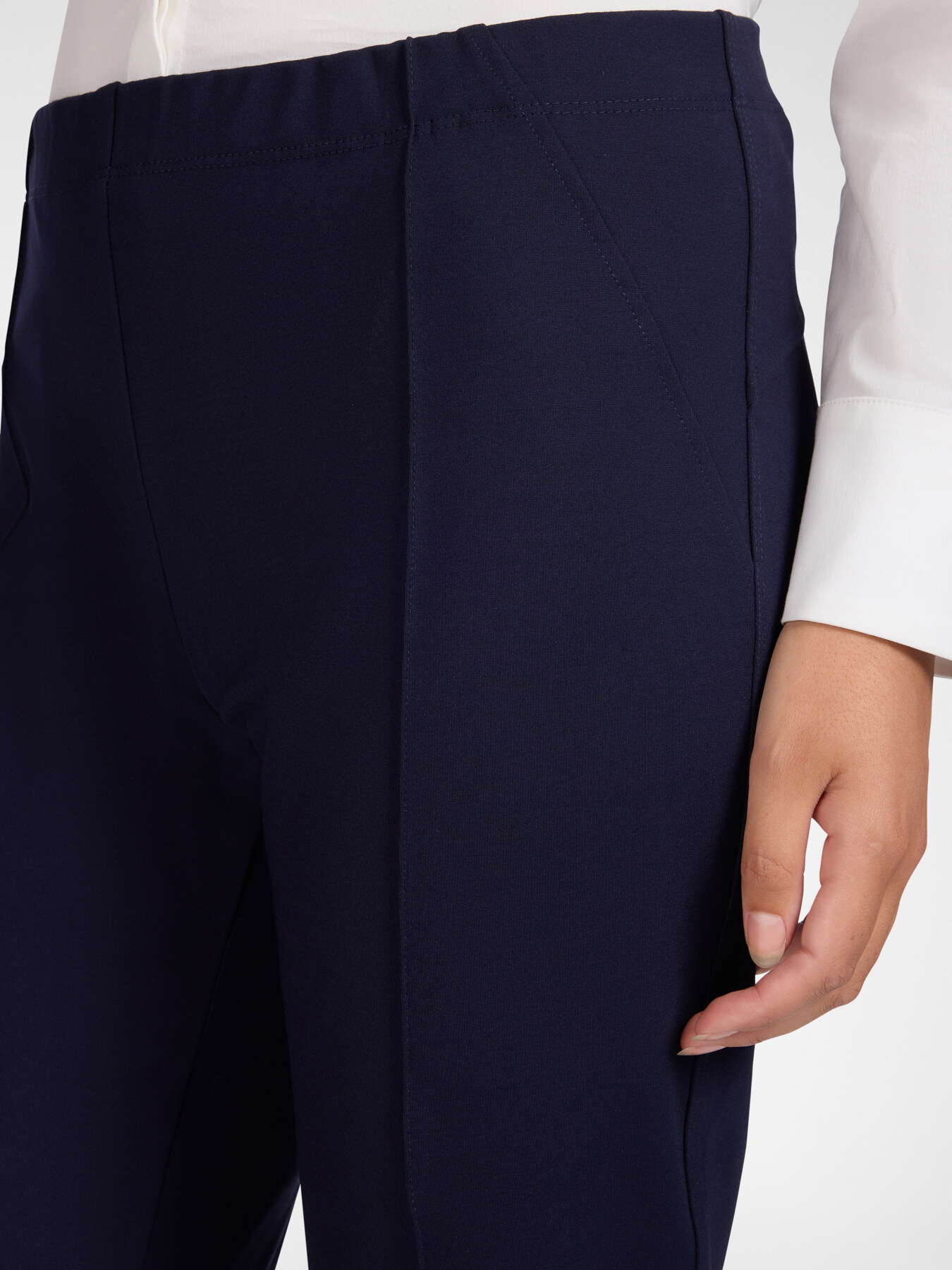 Slim pants in Milano stitch image number 3