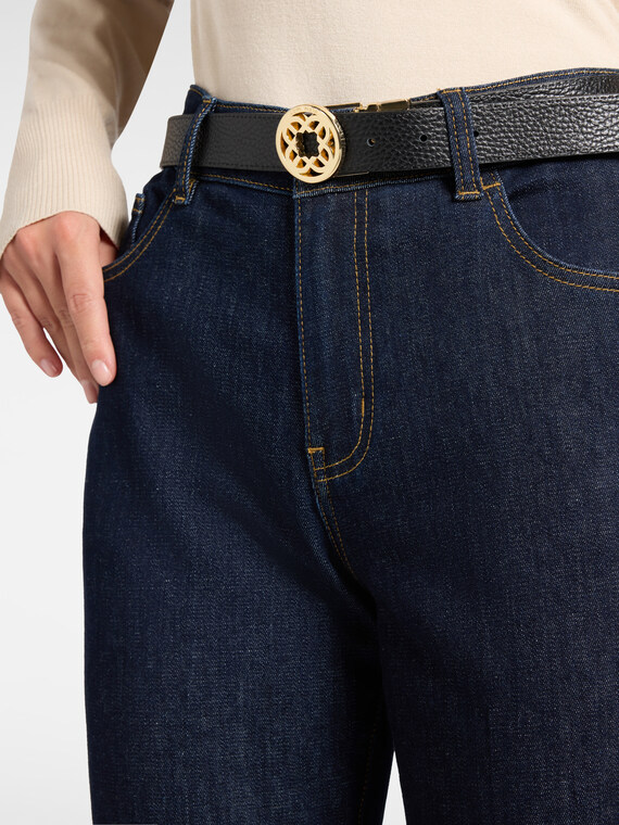 Reversible leather belt with round buckle