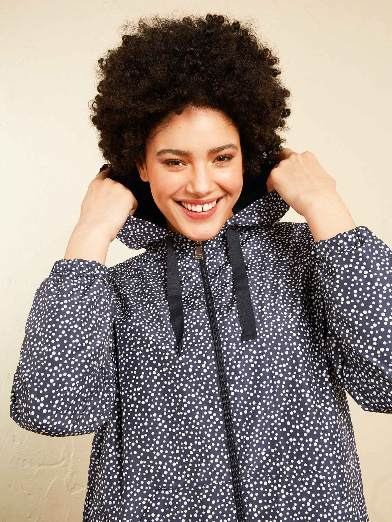 Light polka dot jacket image number 2