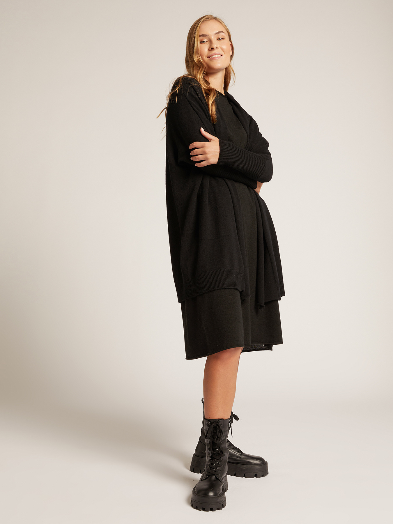 C&aacute;rdigan largo de lana cardada image number 0