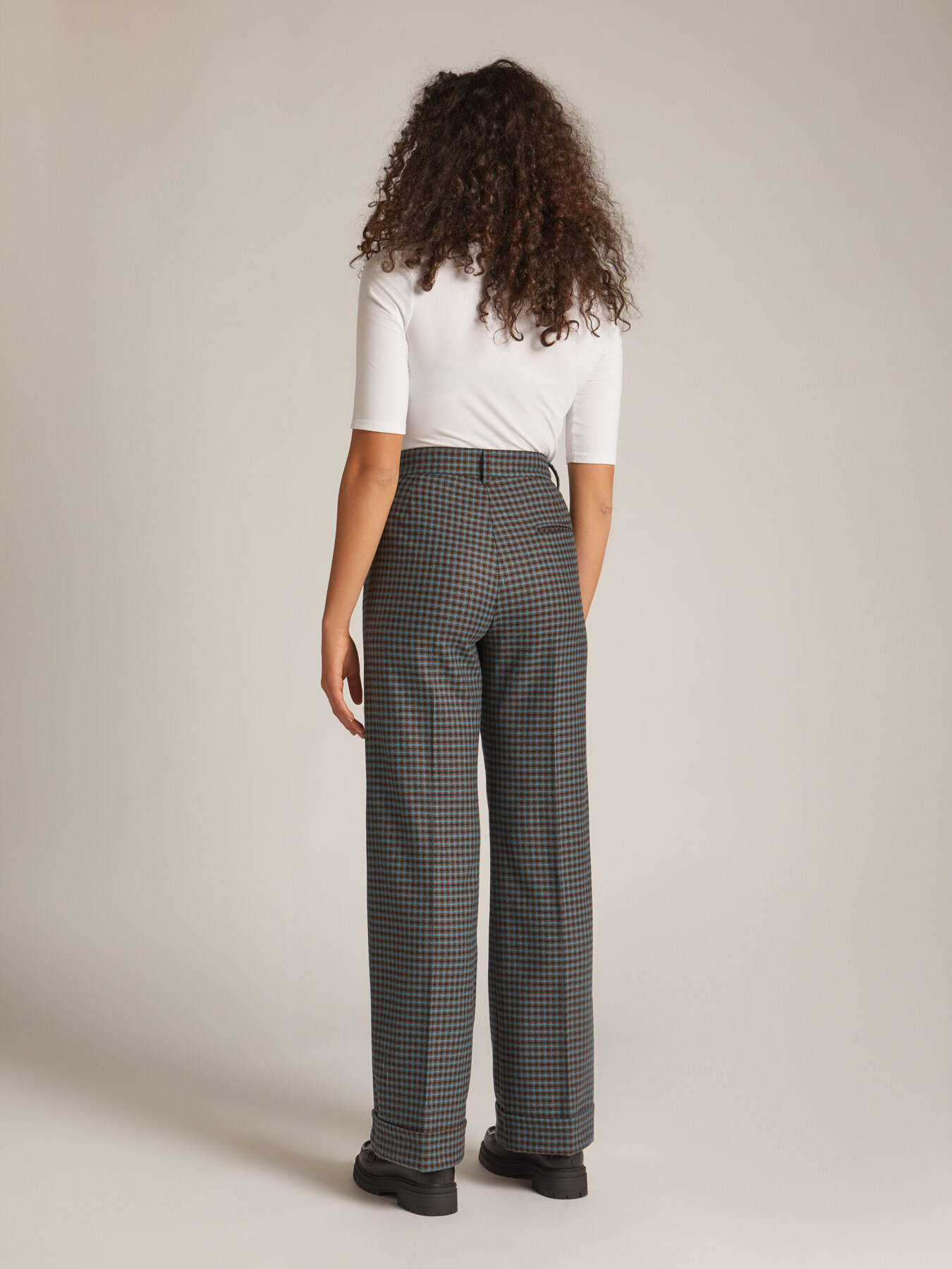 GERADE GESCHNITTENE HOSE MIT HAHNENTRITTMUSTER image number 1