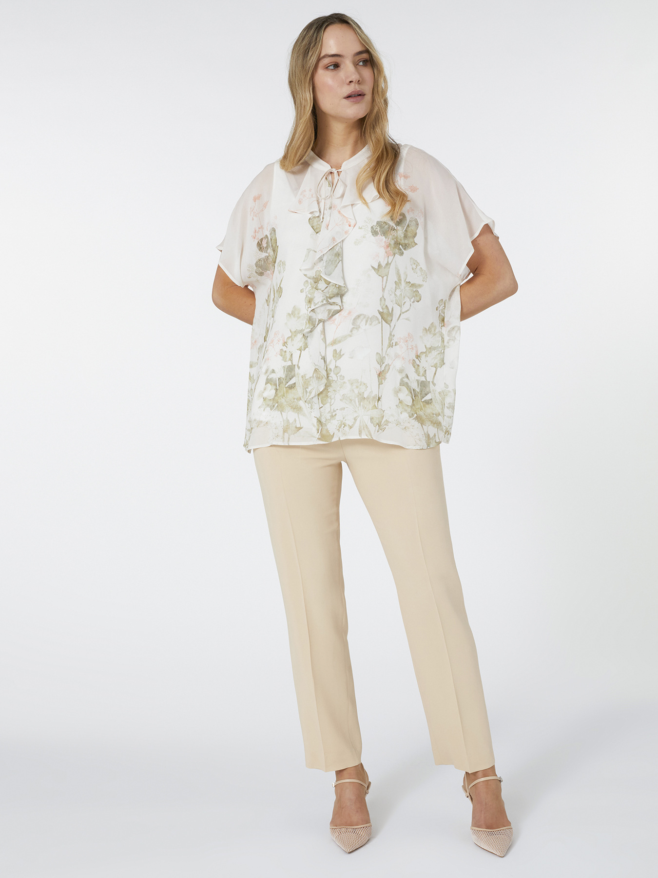 Blusa de viscosa con estampado posicional image number 0