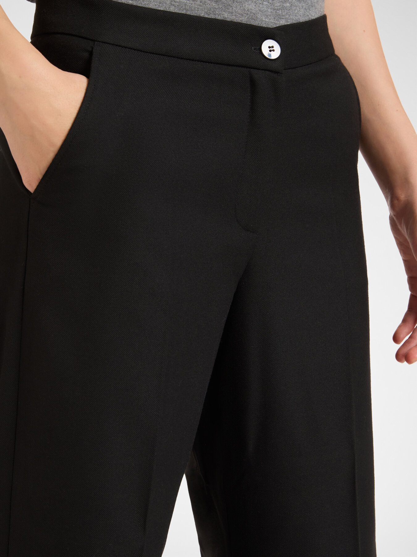 Pantaloni maschili in flanella image number 3