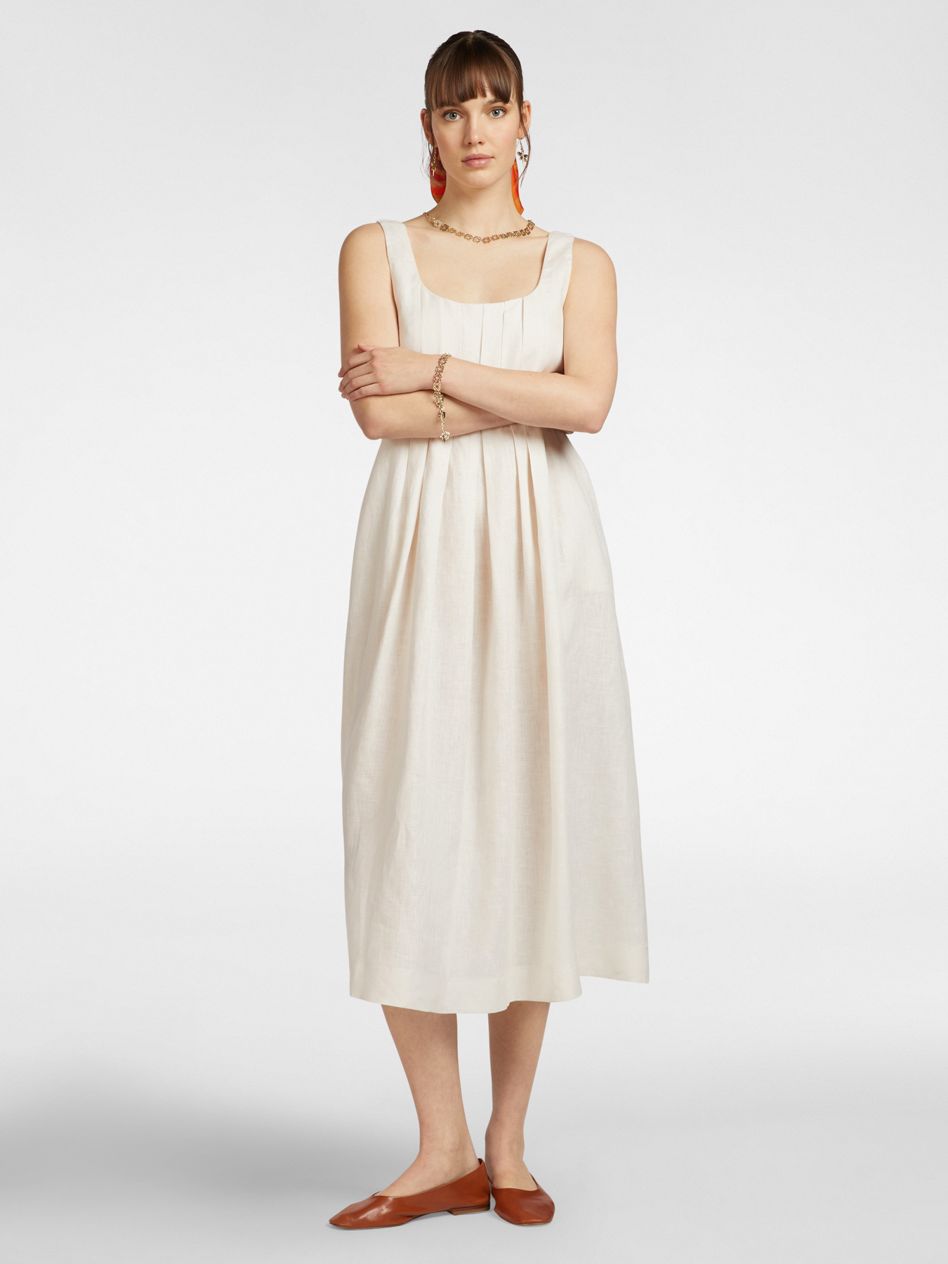 Linen dress with front pleats image number 0