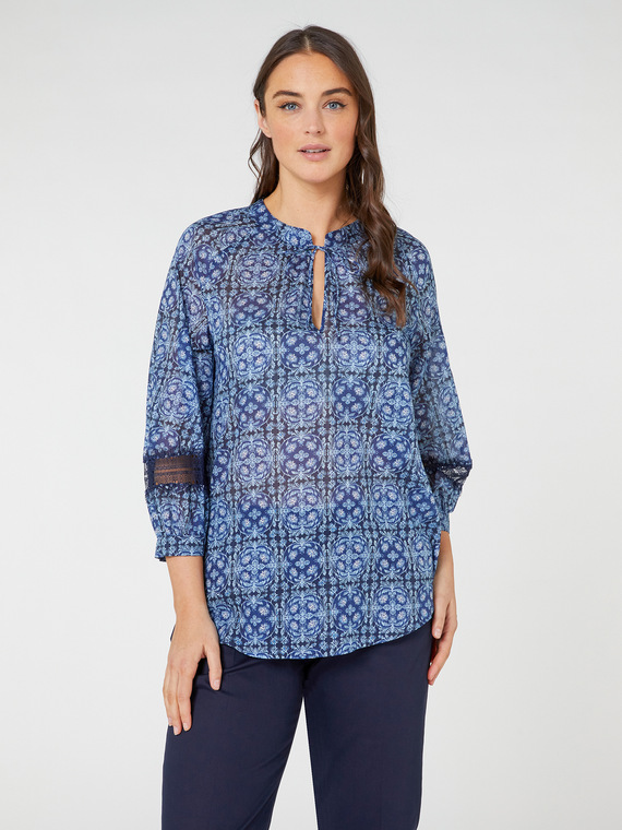 Printed blouse with lace trims
