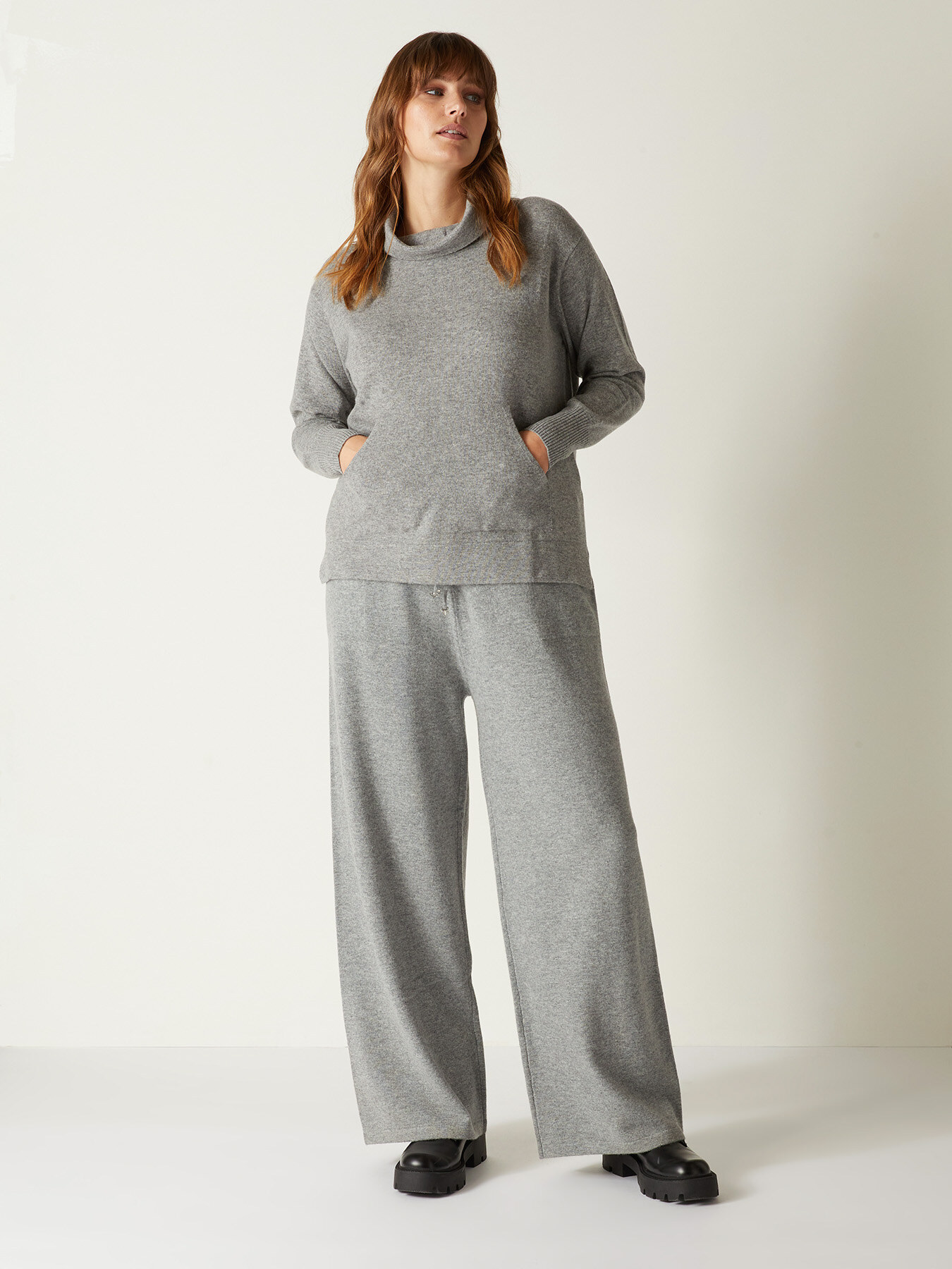 JOGGING-PULLOVER image number 2