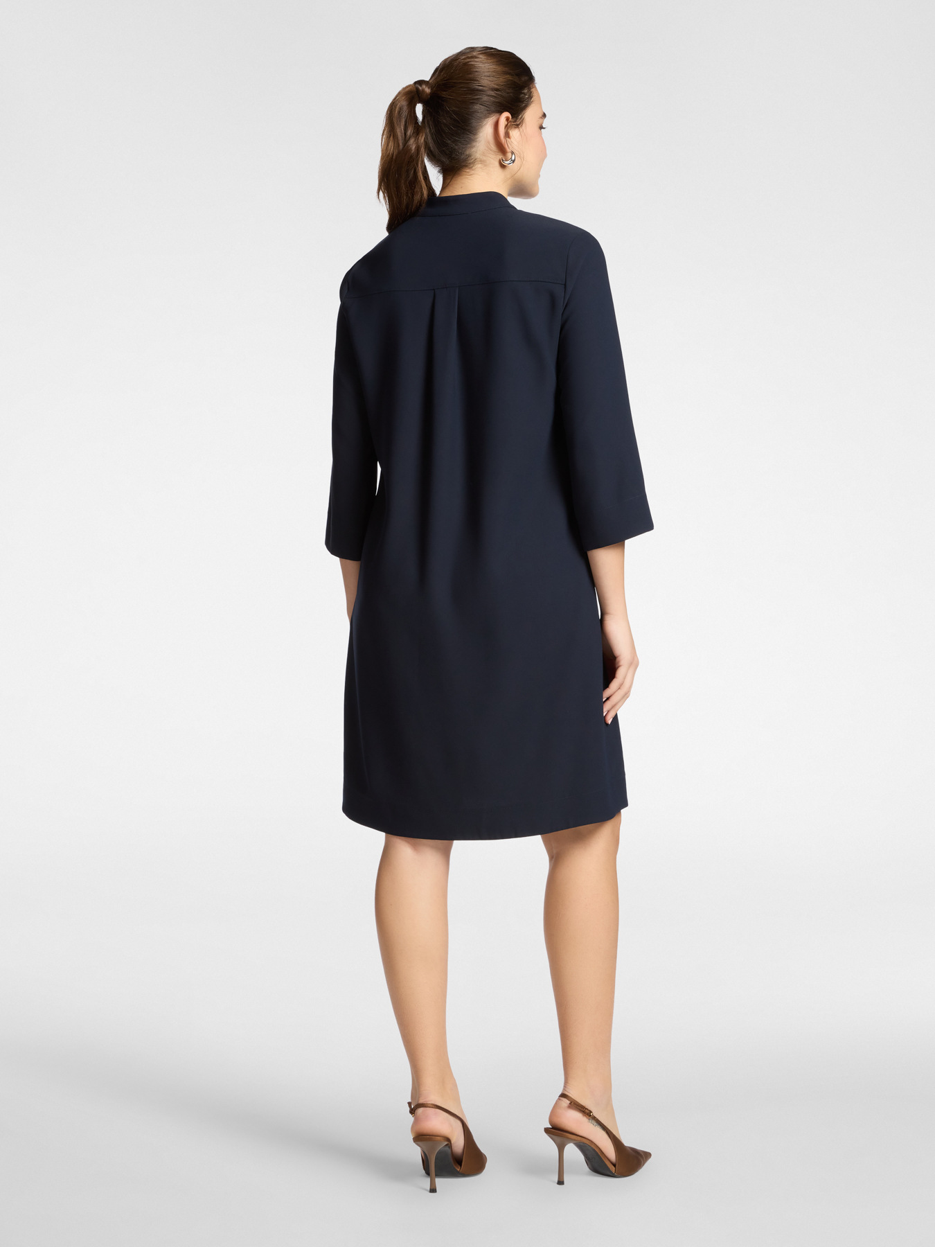 Enver satin dress with V-neckline image number 1