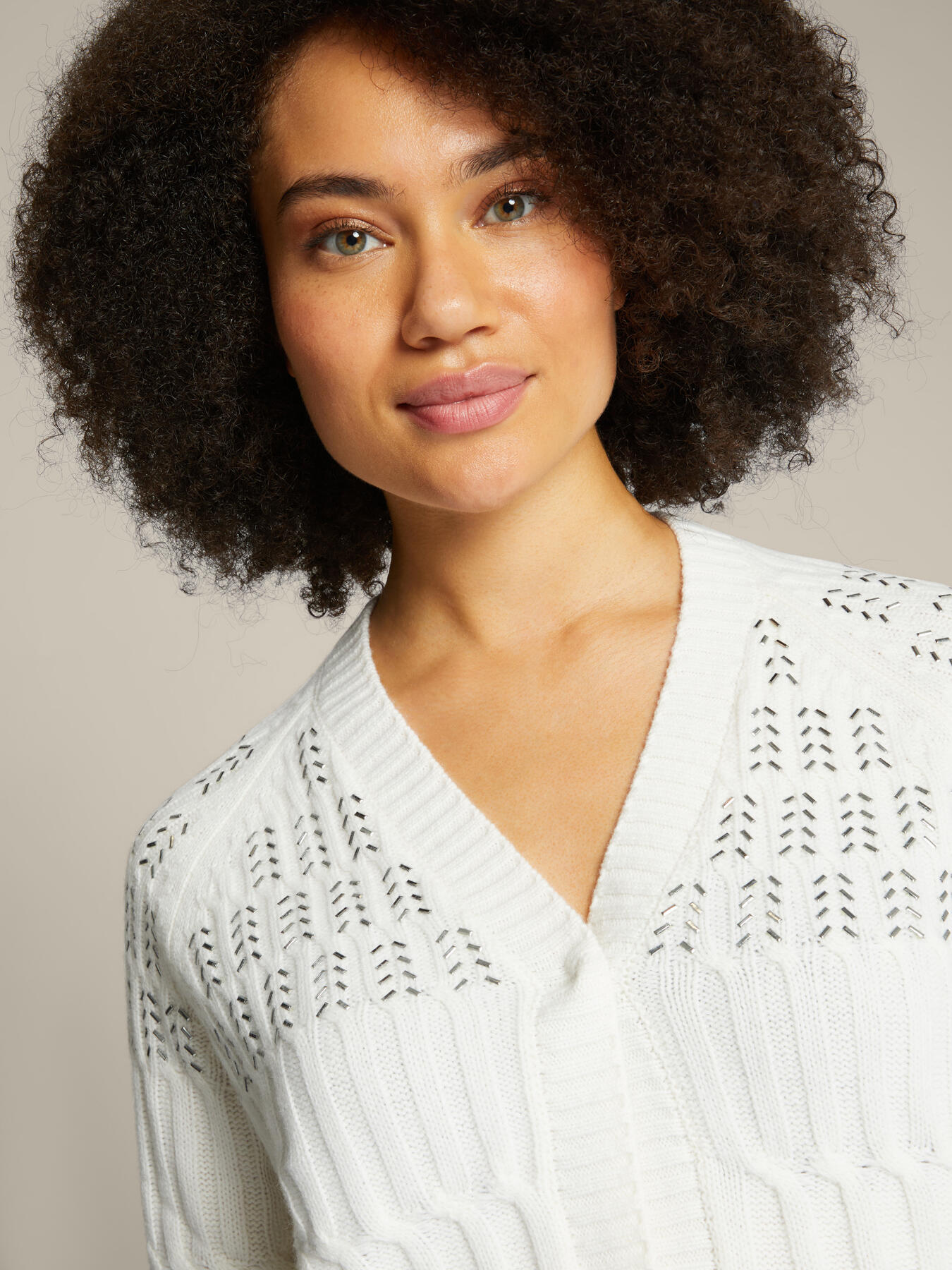 Sustainable wool sweater with applications image number 3