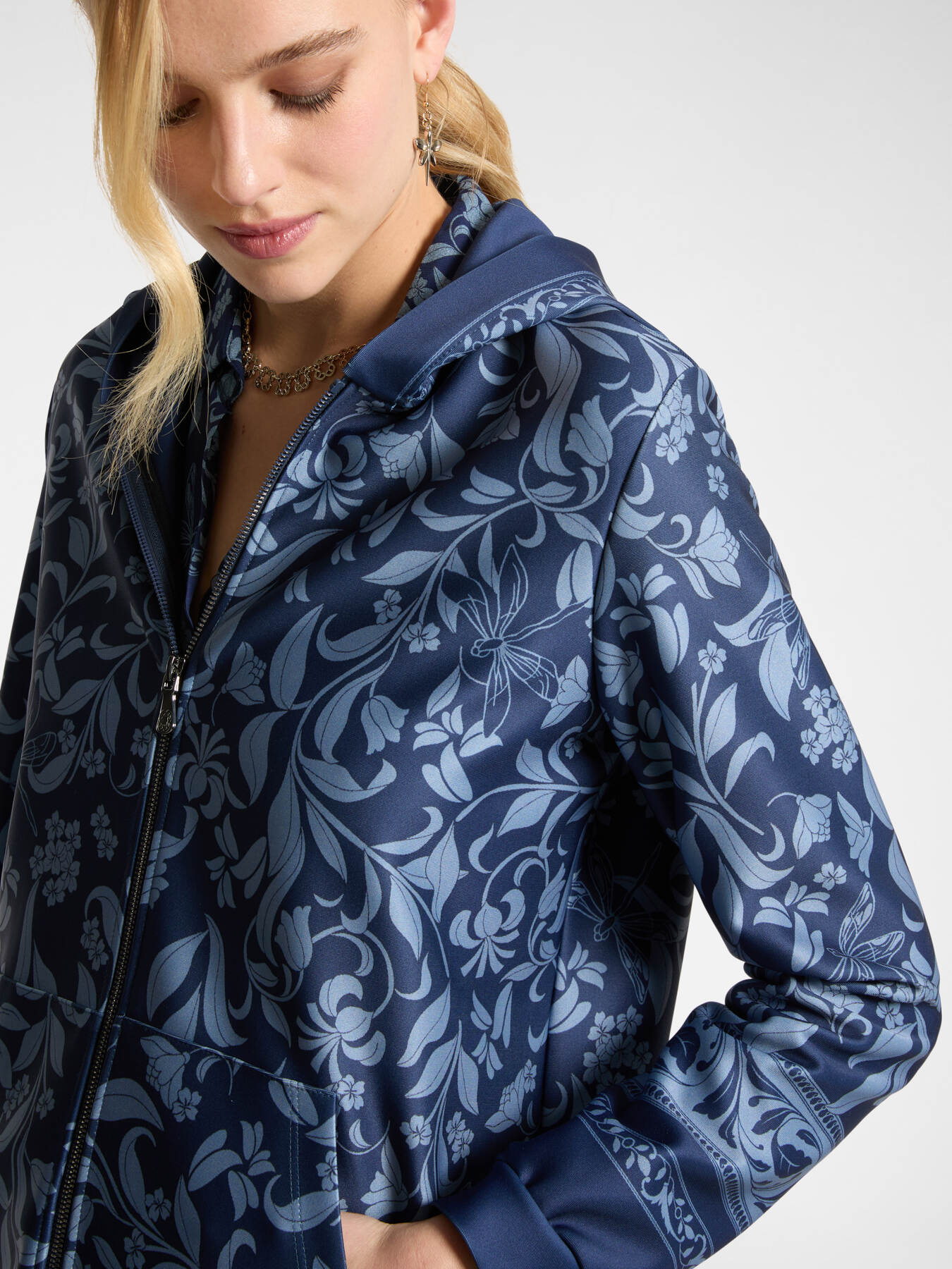 Sudadera estampada image number 3