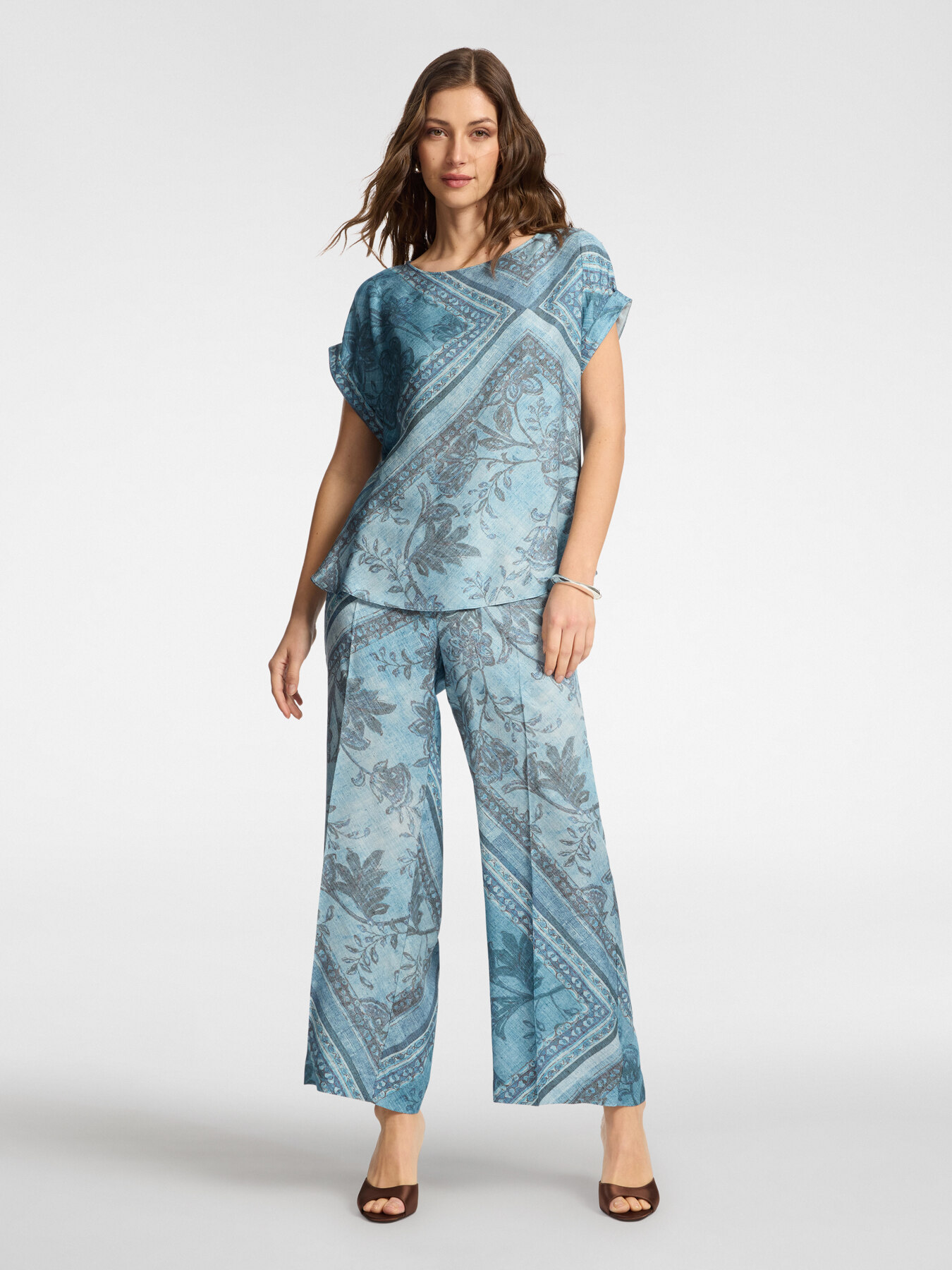 Blusa raso viscosa stampata image number 2