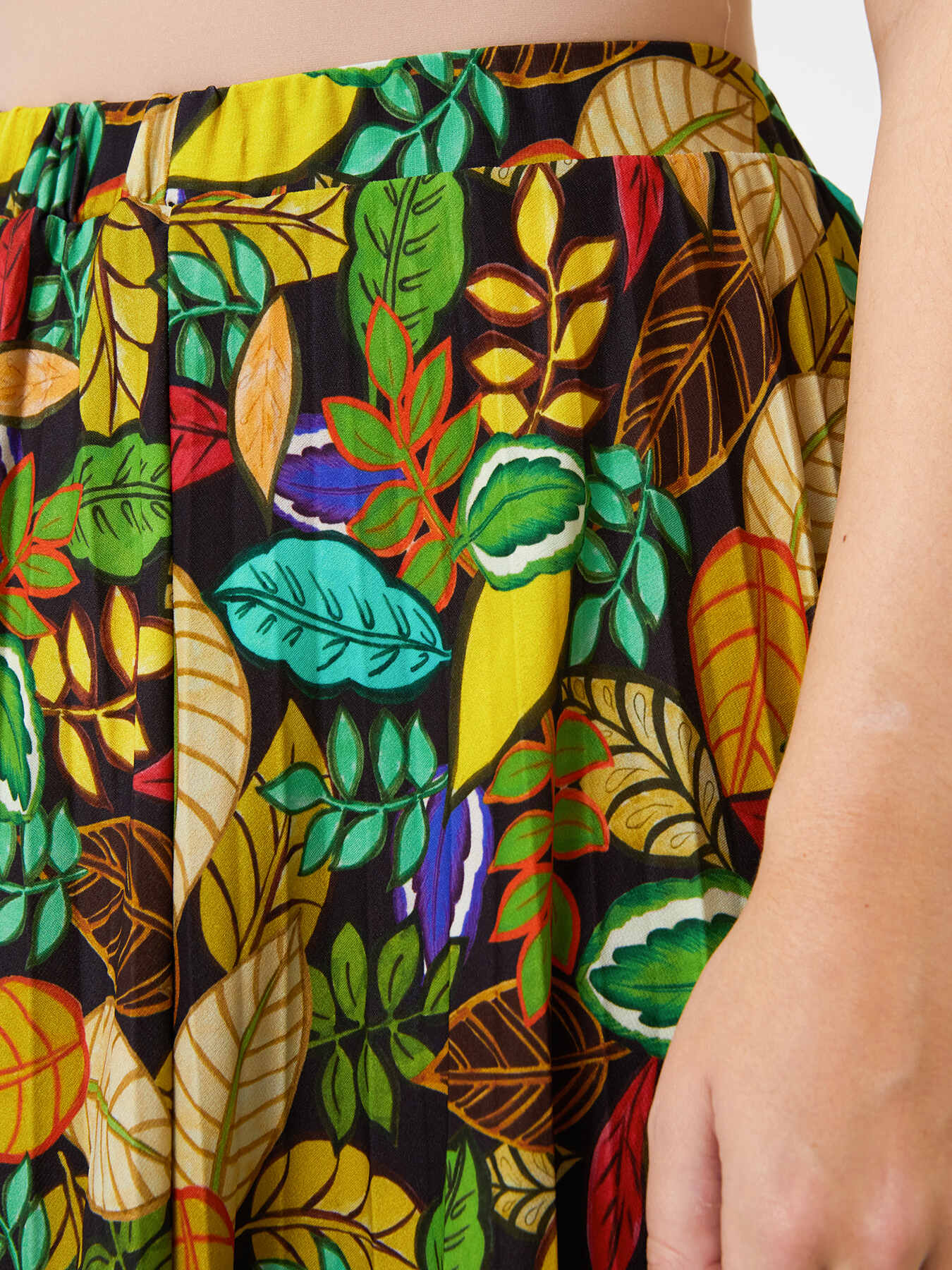 Printed jersey pleated skirt image number 3