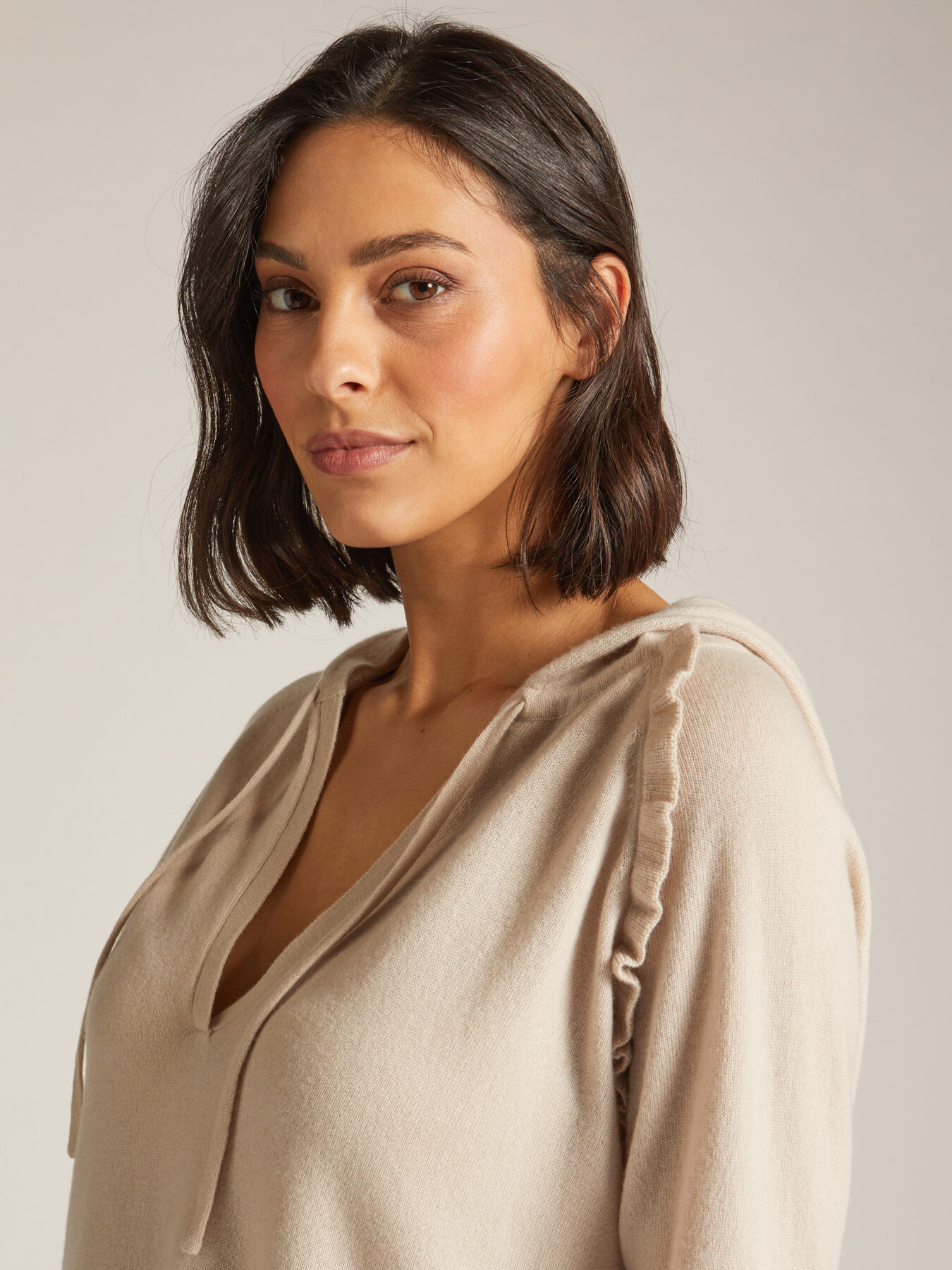 Pullover mit Kapuze und Volants image number 3