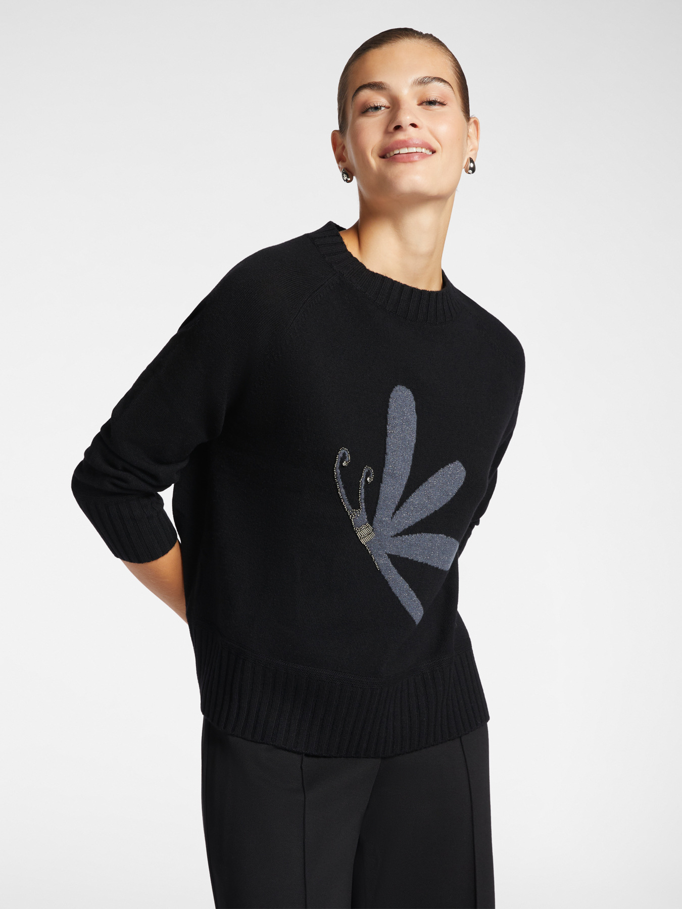 Pull en laine avec libellule image number 0